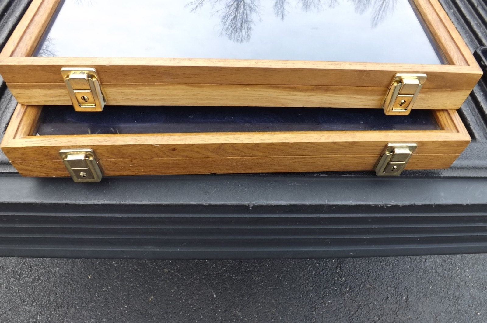 LOT OF 2 KNIFE WATCH MARBLES OAK WOODEN DISPLAY CASE USED GREAT SHAPE 18" INCH