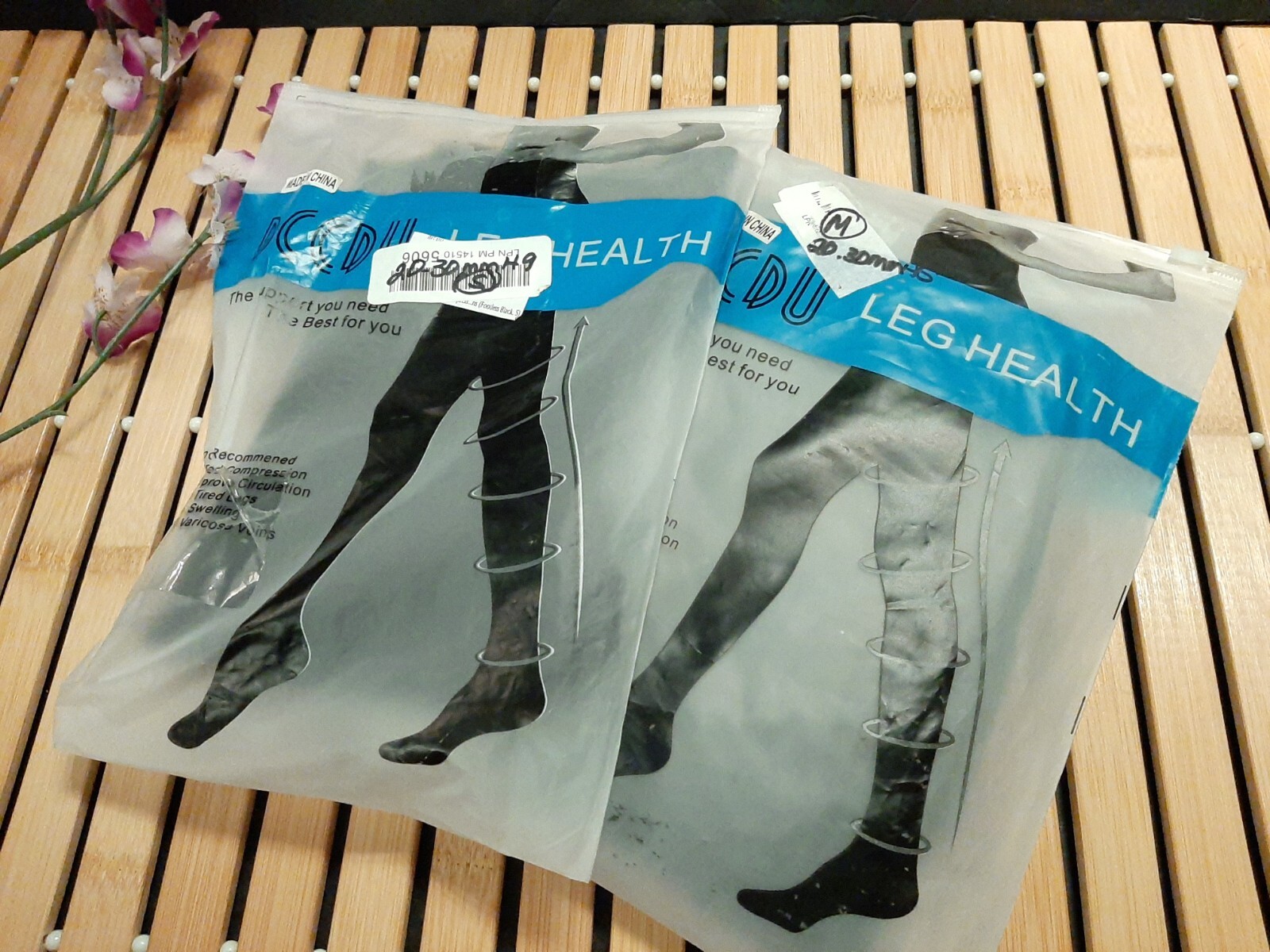 DCCDU Leg Health Compression Stockings S / M Black 20-30mmHg NEW