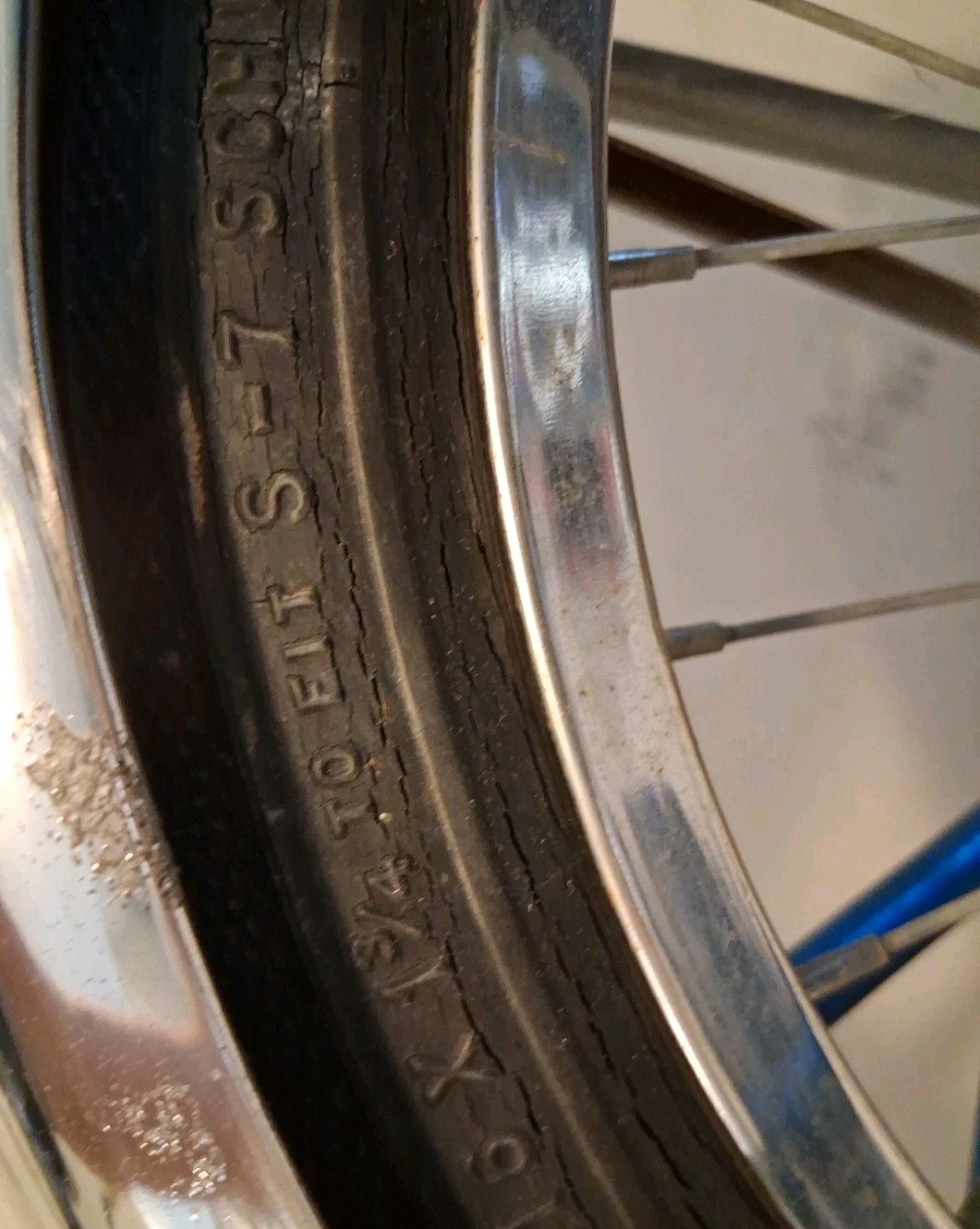 Vintage Schwinn Stingray Pixie 16" Wheel Bike & Blue Sparkle Replacement Seat