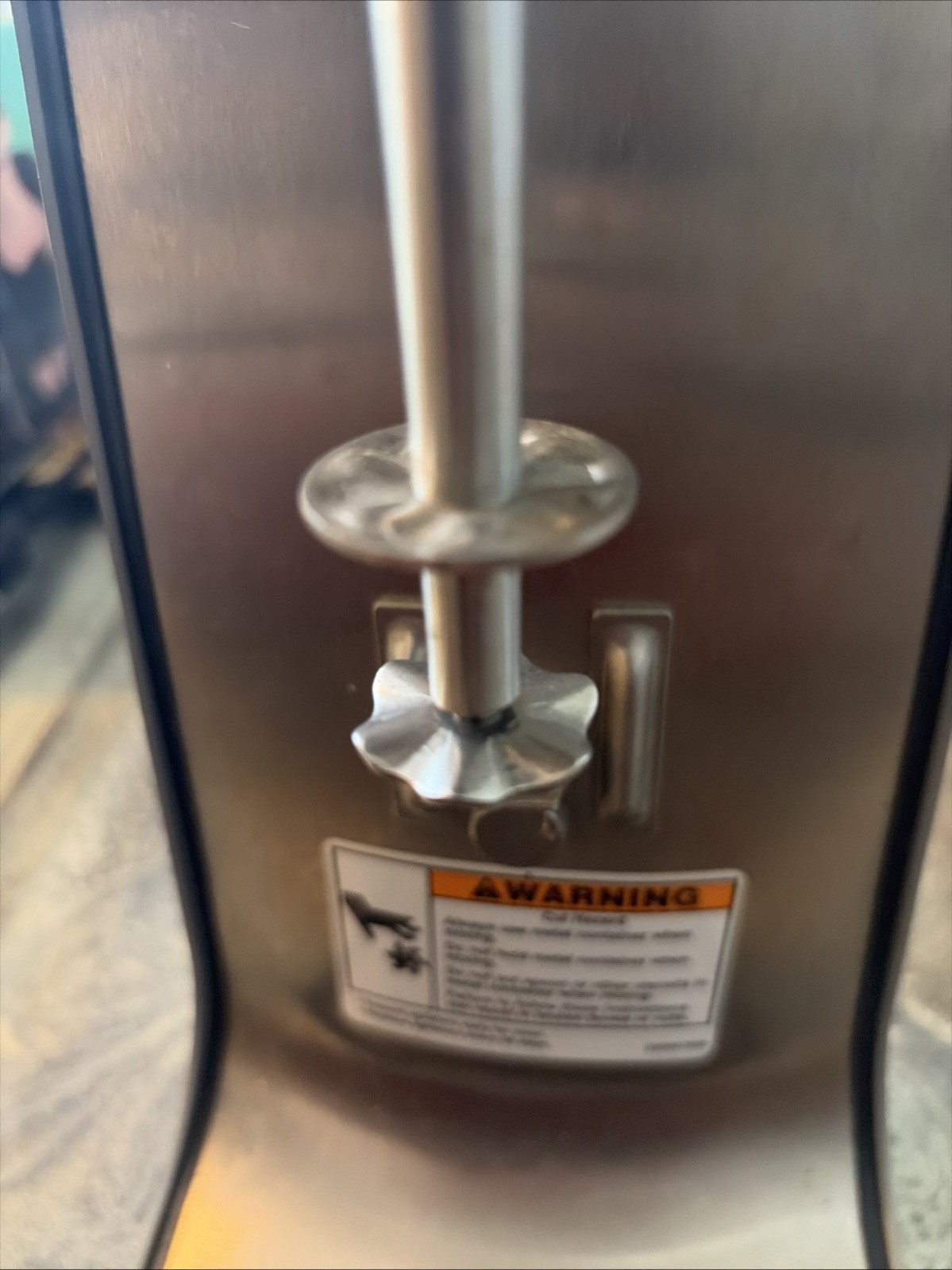 HAMILTON BEACH COMMERCIAL 3 SPEED 936 19.5" STANDING SPINDLE SHAKE DRINK MIXER