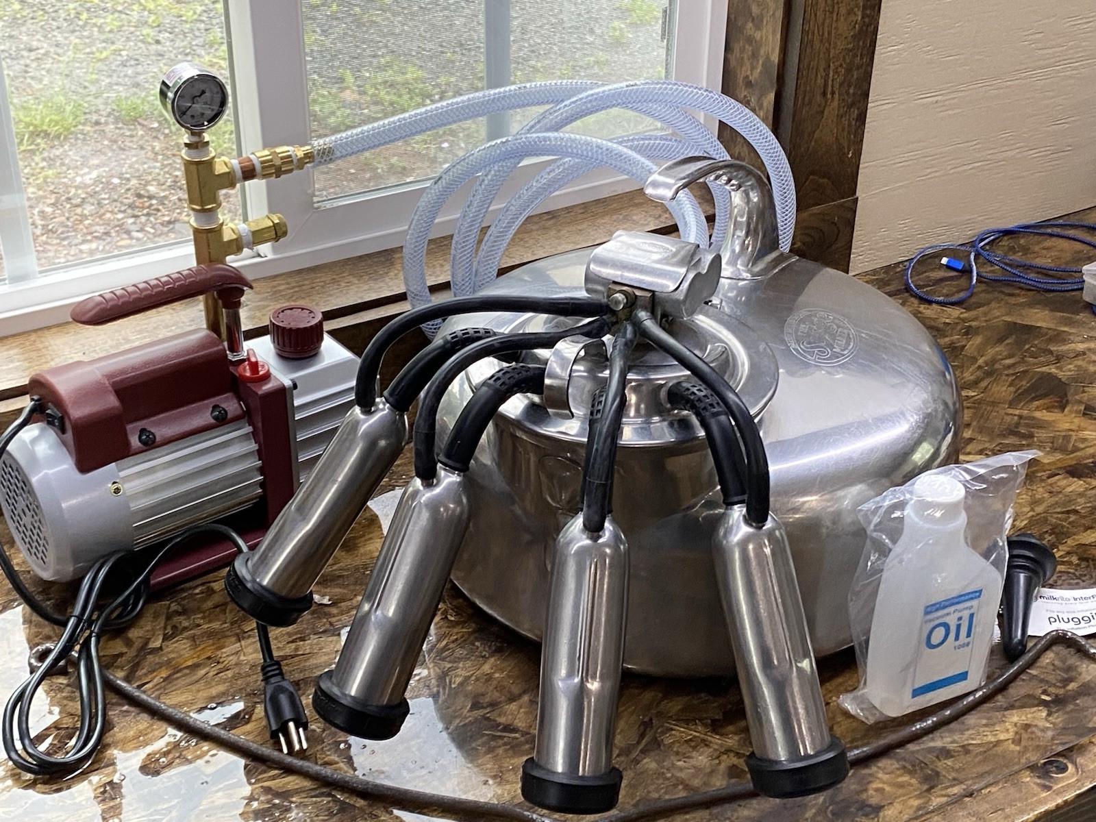SURGE COMPLETE MILKING MACHINE with Hanger -COW-GOAT NEW 1/3 HP VACUUM PUMP