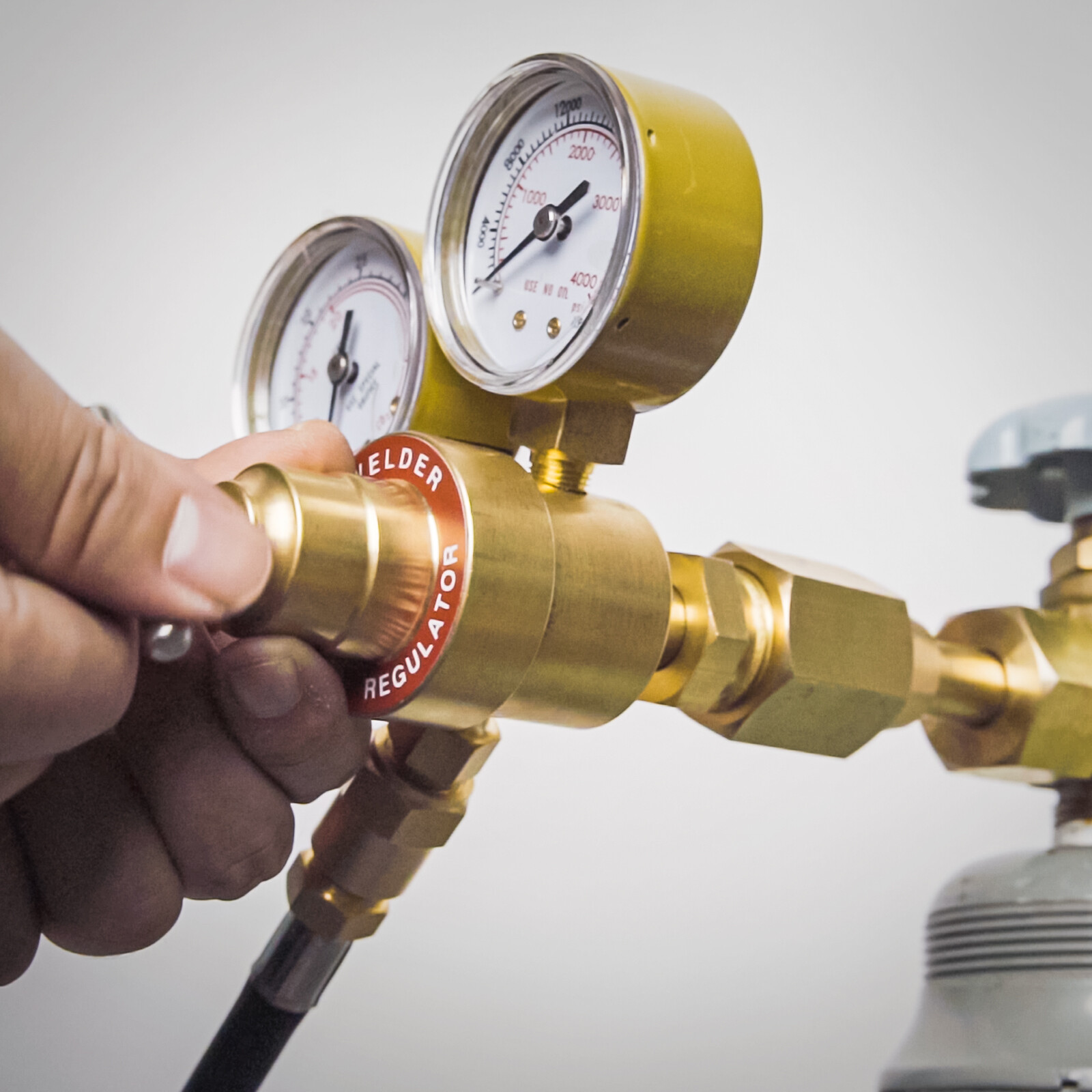 Argon CO2 Regulators with Hose Gauges Gas Welding Regulator for MIG and TIG