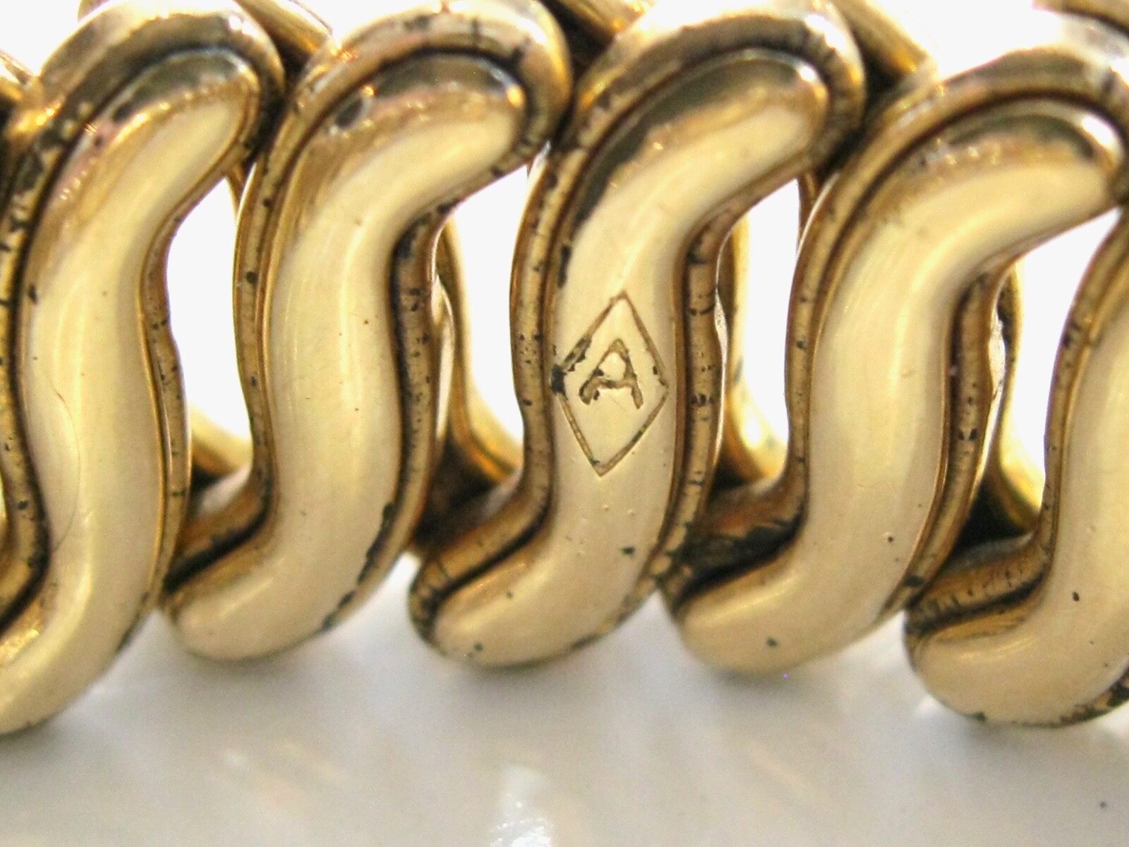 VINTAGE 1940'S WWII ERA SWEETHEART EXPANSION STRETCH BRACELET w RHINESTONES ACME