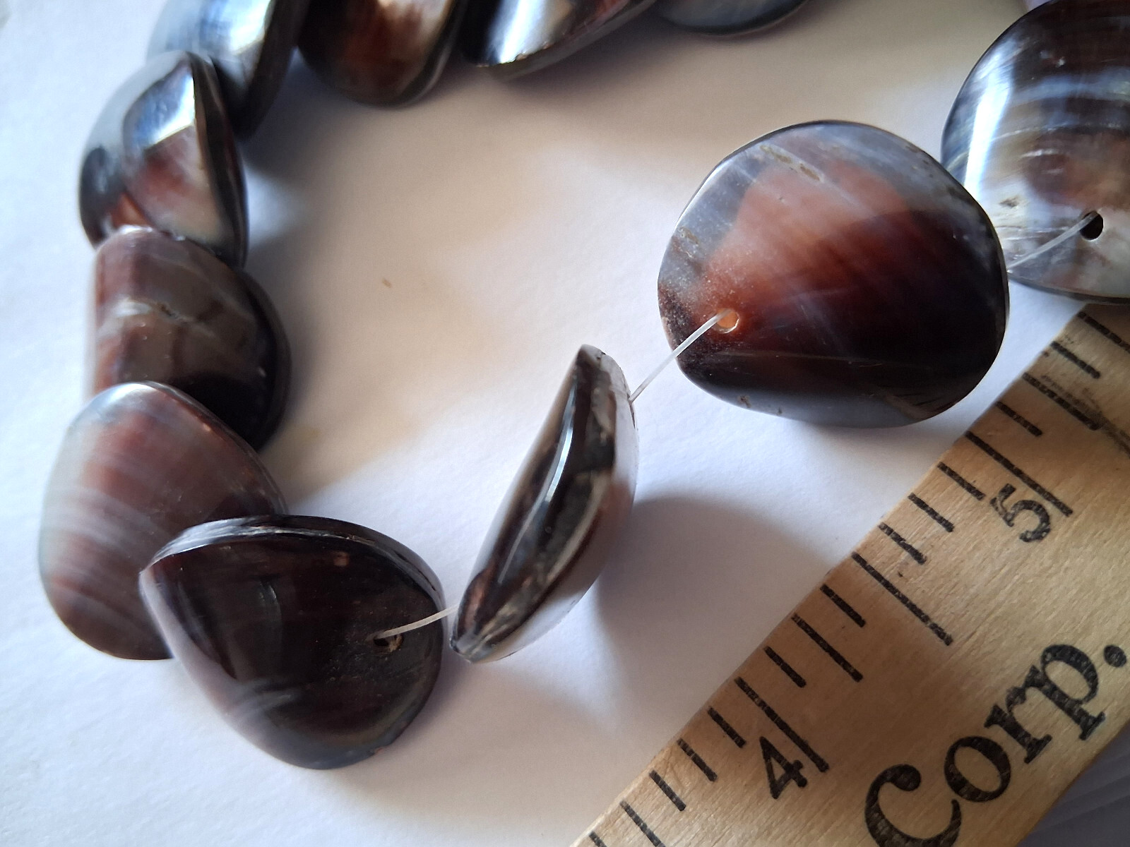 Violet Oyster 23 Double Sided Beads 24 - 25 mm Round 18 Inch Strand MAKE OFFERS!