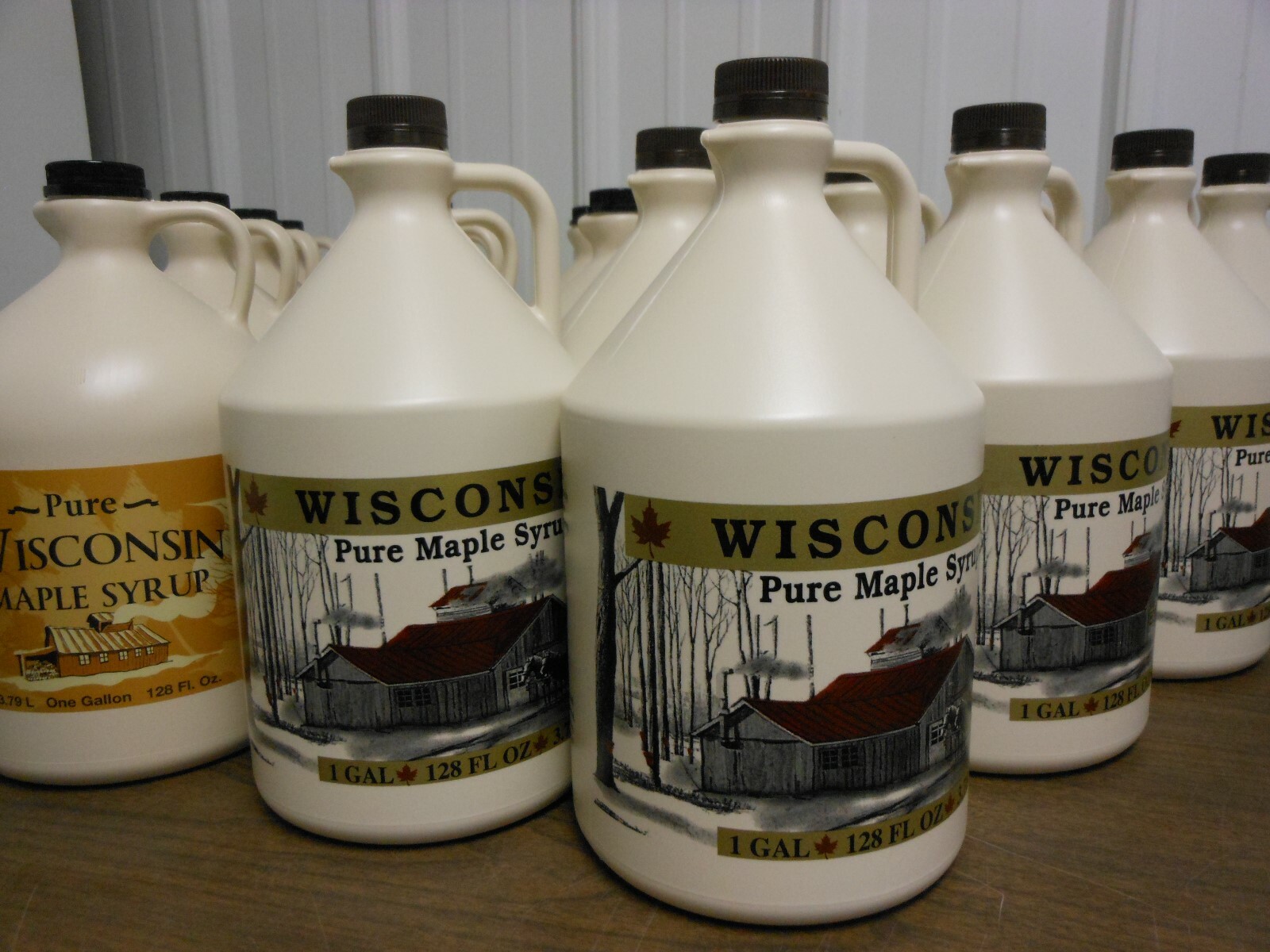 One Gallon 100% Pure Wisconsin Maple Syrup Grade A Medium Amber/Amber Rich Taste