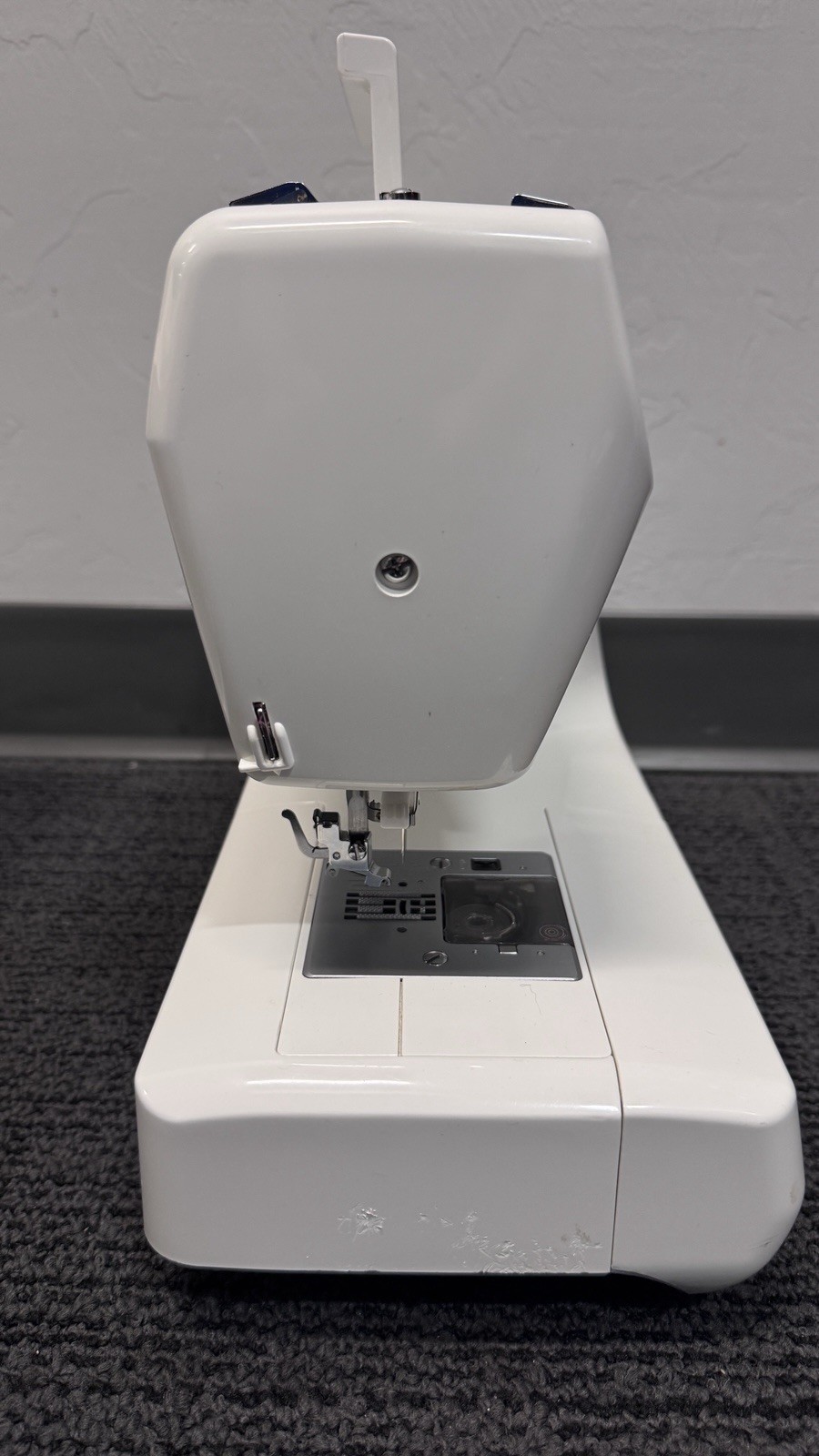 Singer Scholastic Model 6510 Sewing Machine with Pedal And Storage Case