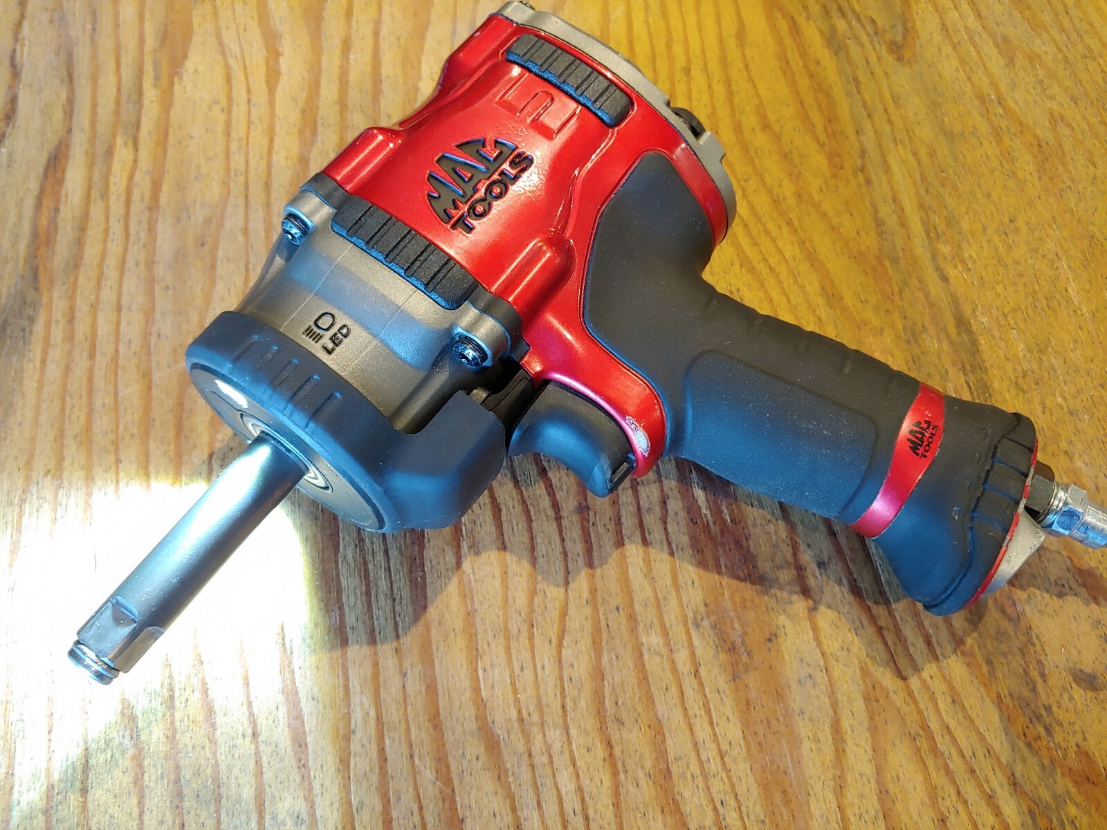 mac tools 1/2 high performance long anvil impact w/ rechargable light