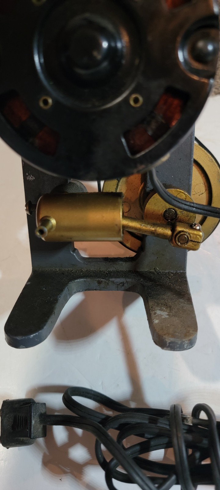 Vintage Electric Piston Aquarium Air Pump Dynamaater Glo-Jet Marvel