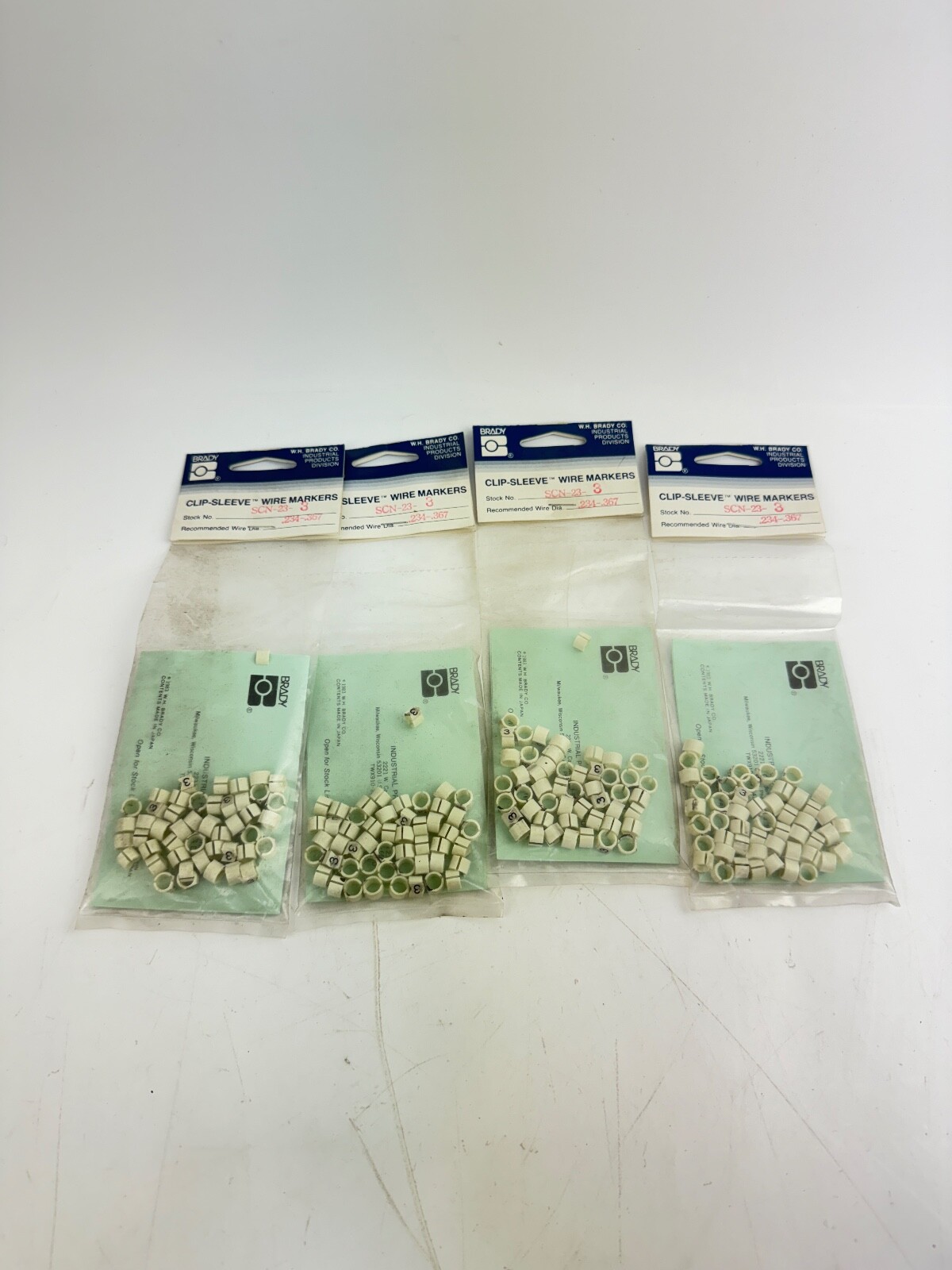 BRADY SCN-23-3 CLIP-SLEEVE WIRE MARKERS *LOT OF 4 BAGS*