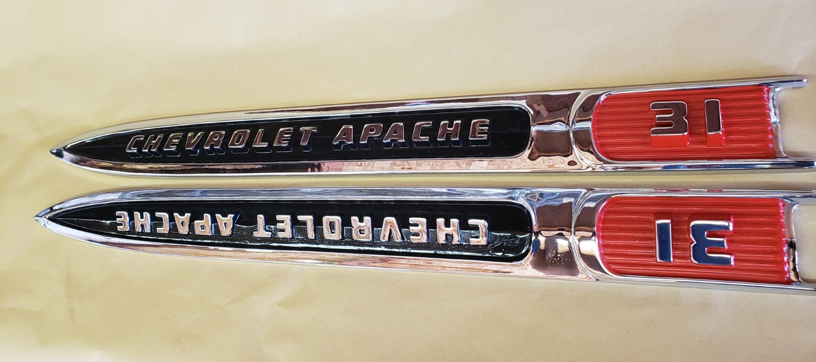 1959 CHEVY APACHE 3100 Truck Fender Emblem Spears Shortbed 1955-1959