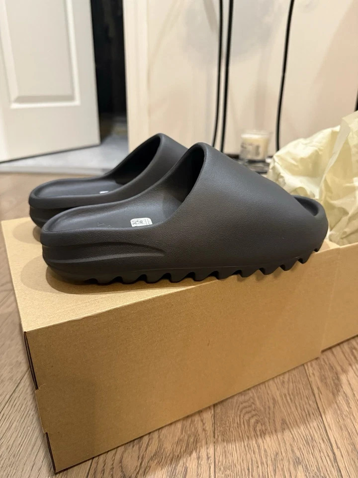 Brand New adidas yeezy slide onyx hq6448 Fast shipping 100% AUTHENTIC SIZE 4-13