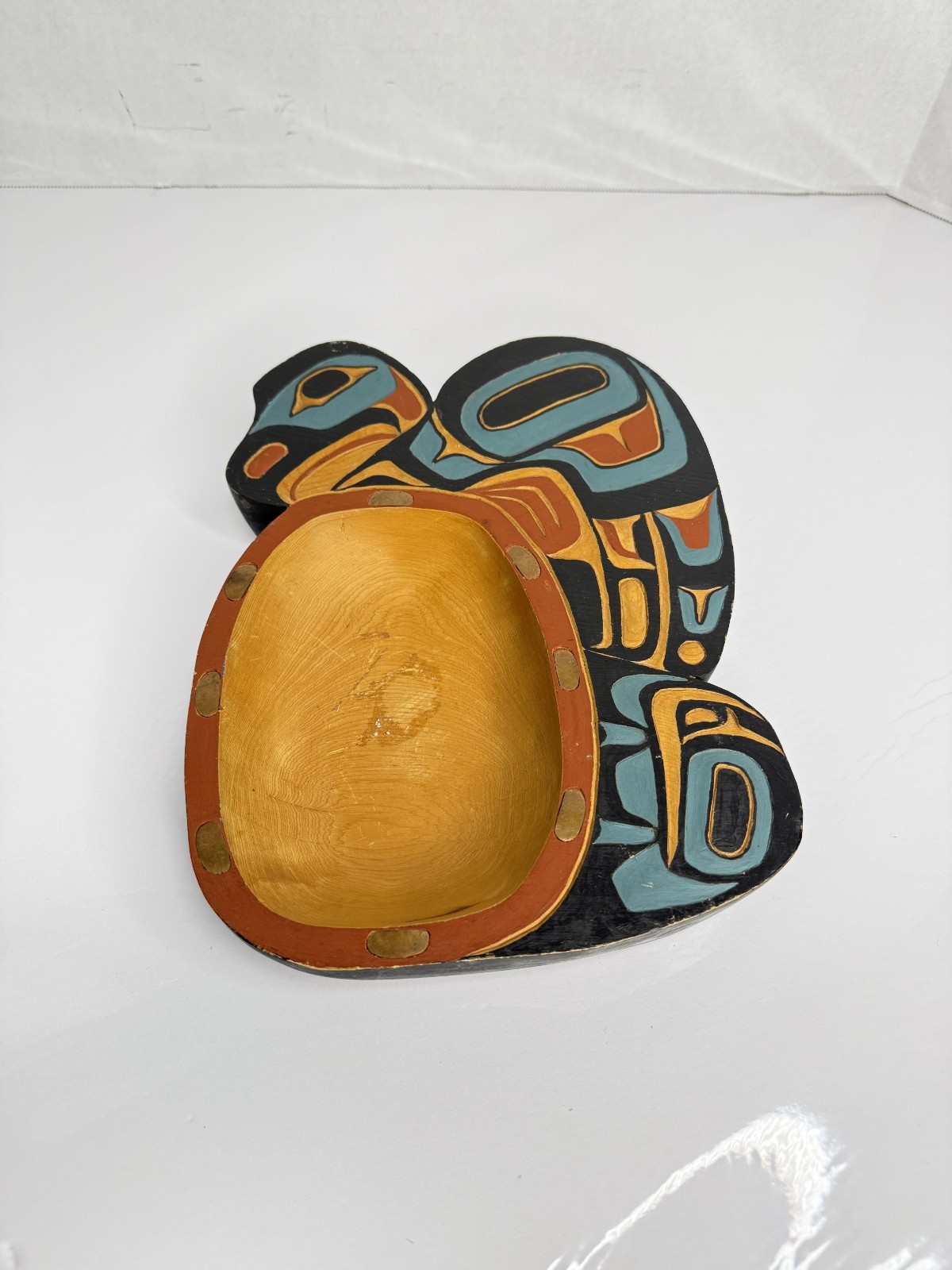 Vintage Northwest Coast Tlingit Carved Cedar Grease Bowl First Nations 11"