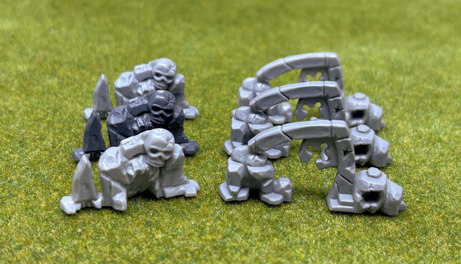 Warhammer 40k: Ruined Cathedral (Armorcast) & Gothic Ruins Rubble (3rd Ed.) GW