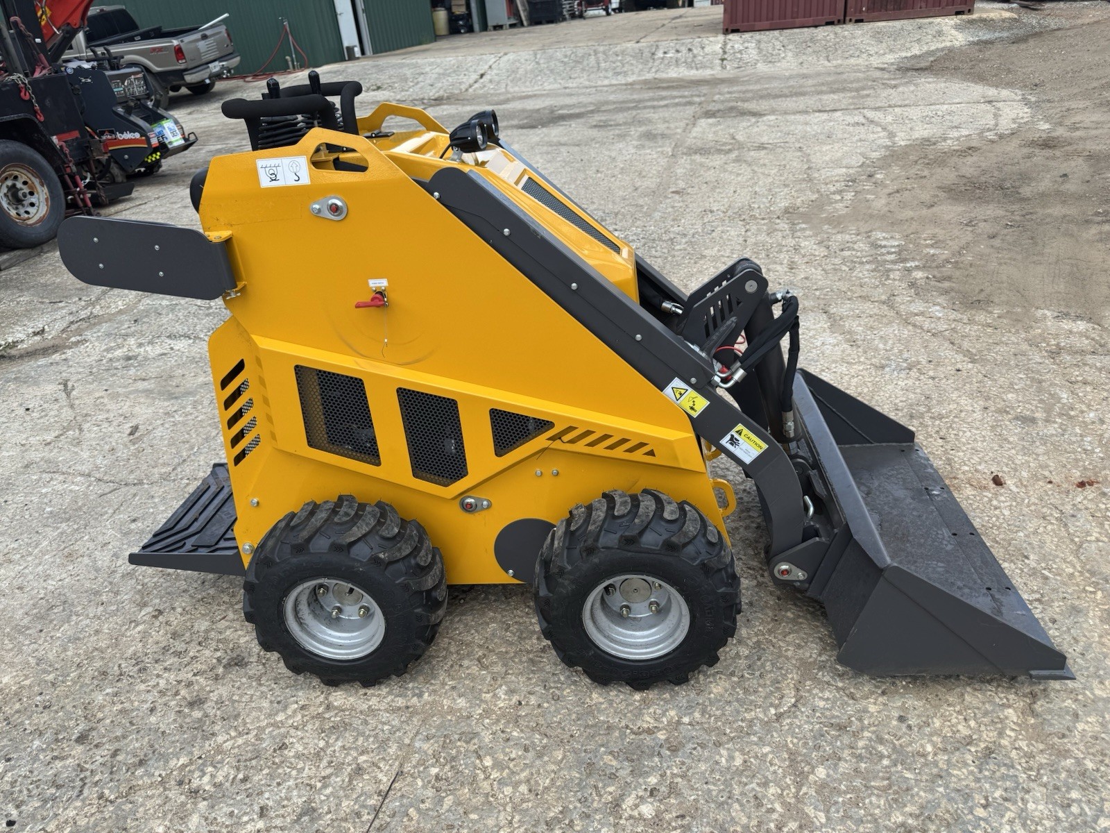 HUAYEE LHY360 wheeled mini skid steer loader with 13.5HP engine