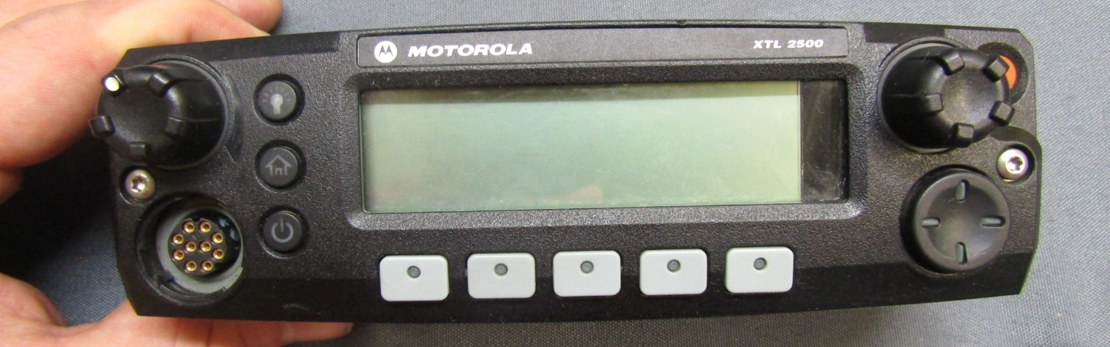 Motorola XTL2500 110 Watt 136-174 VHF MHz Remote Head Two Way Radio M21KTM9PW1AN
