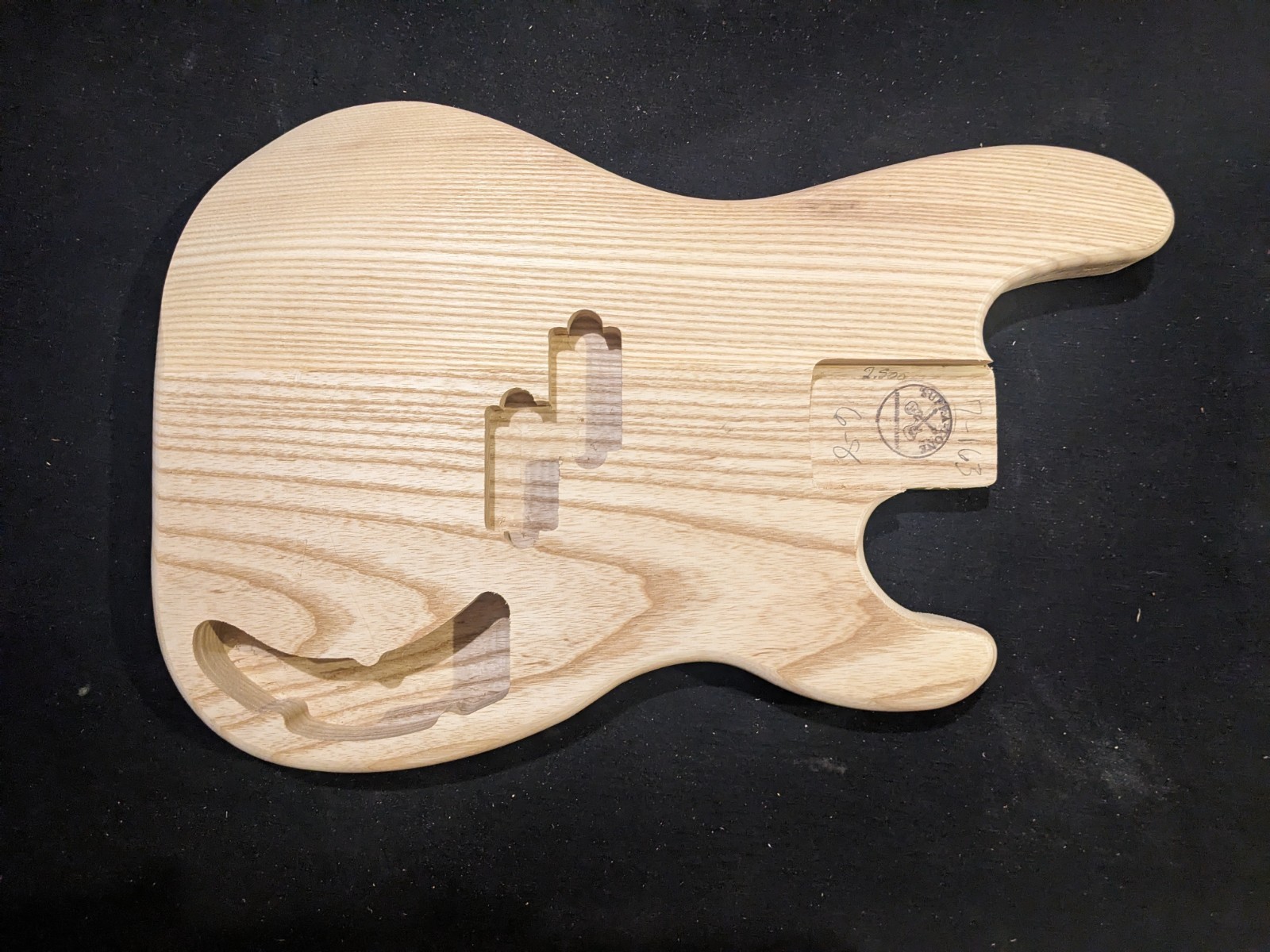 P Bass Body, Ash, MADE IN USA, #7-163