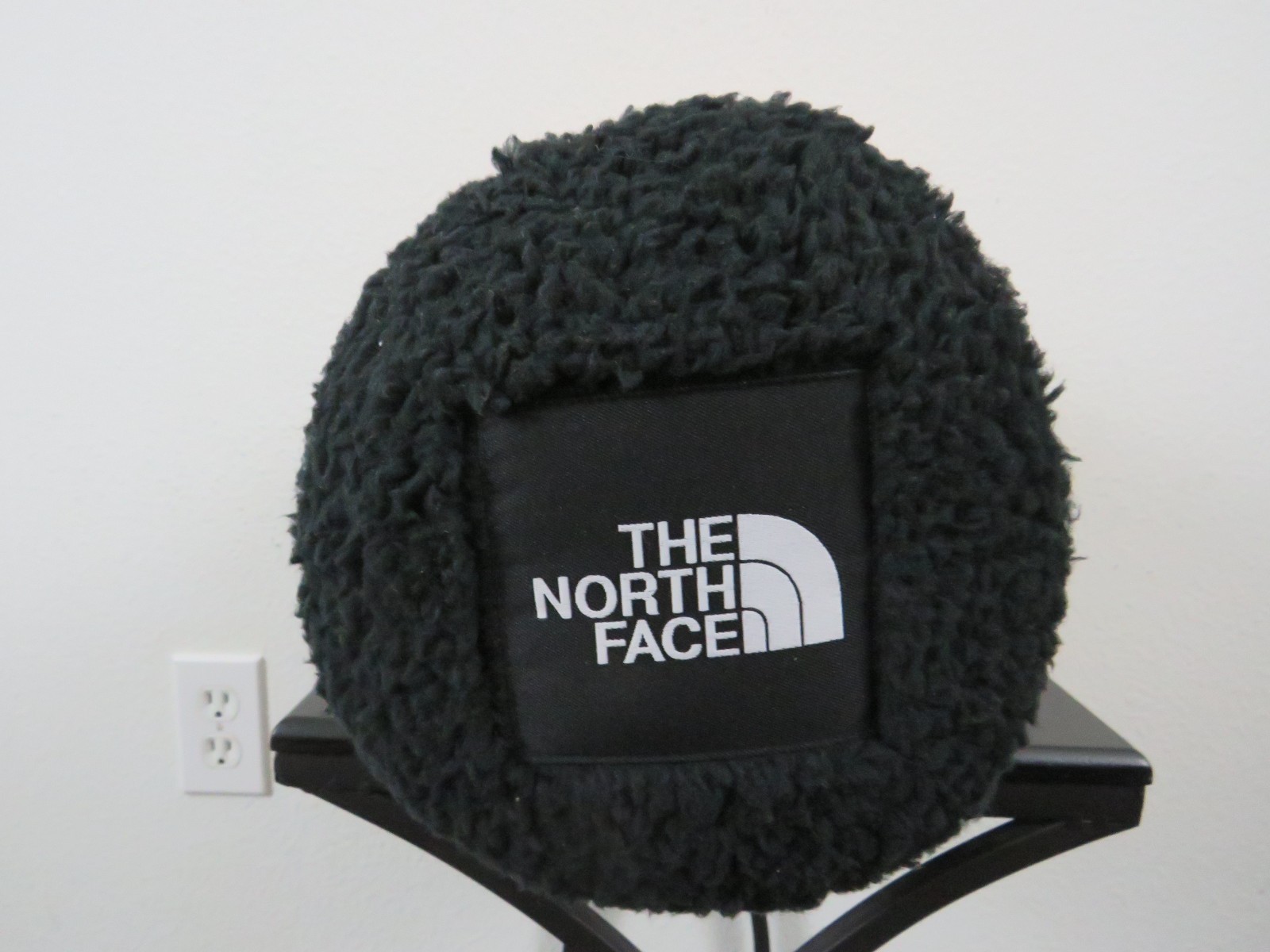 NWT The North Face Eco Wawona Camping Beach Travel Fuzzy Blanket Poncho $120