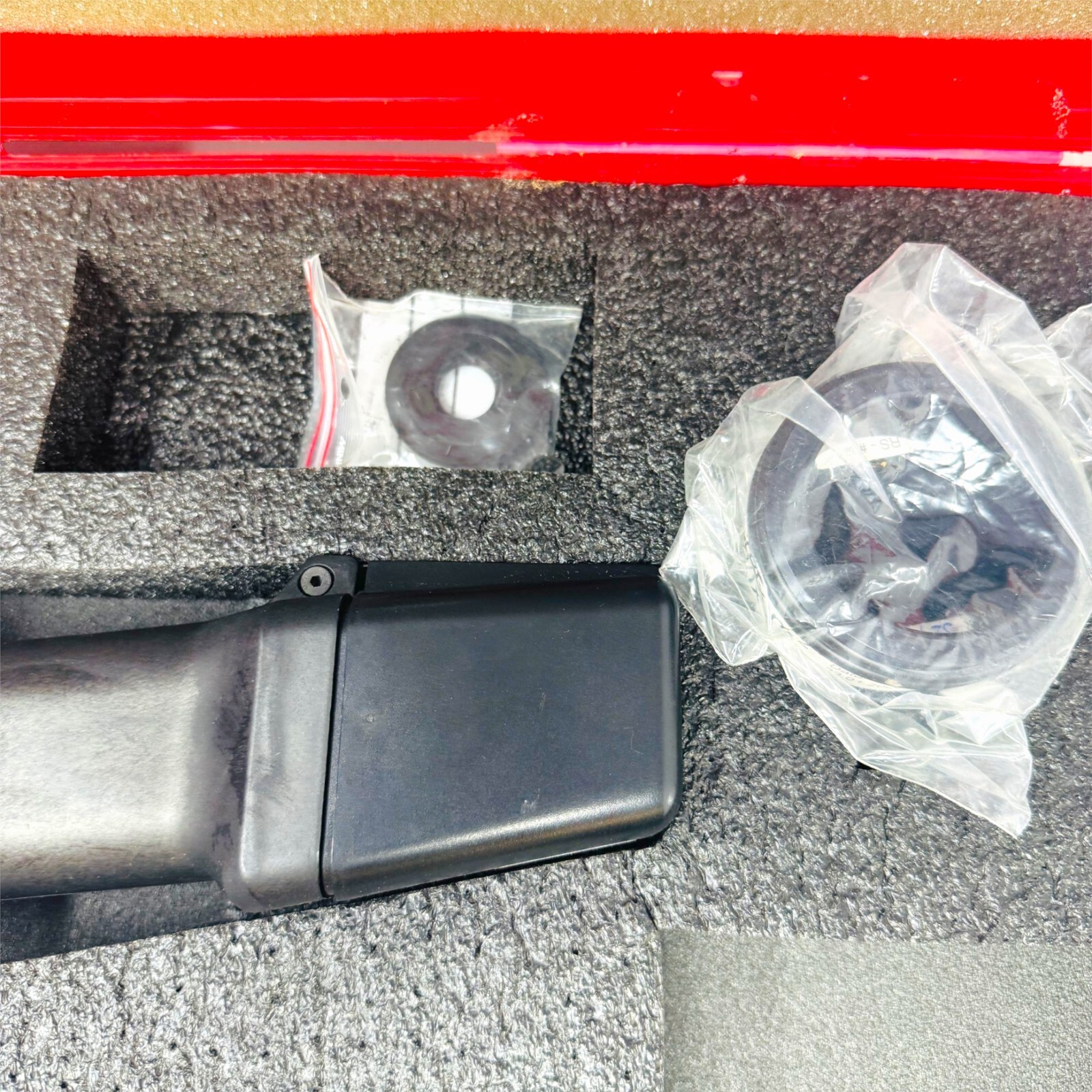 Delta Light Optics RetroSign Retroreflectometer Type 4500 with Case, Accessories