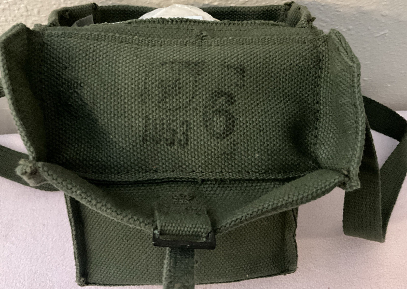 Era Vietnam , Vintage First Aid Kit 1953