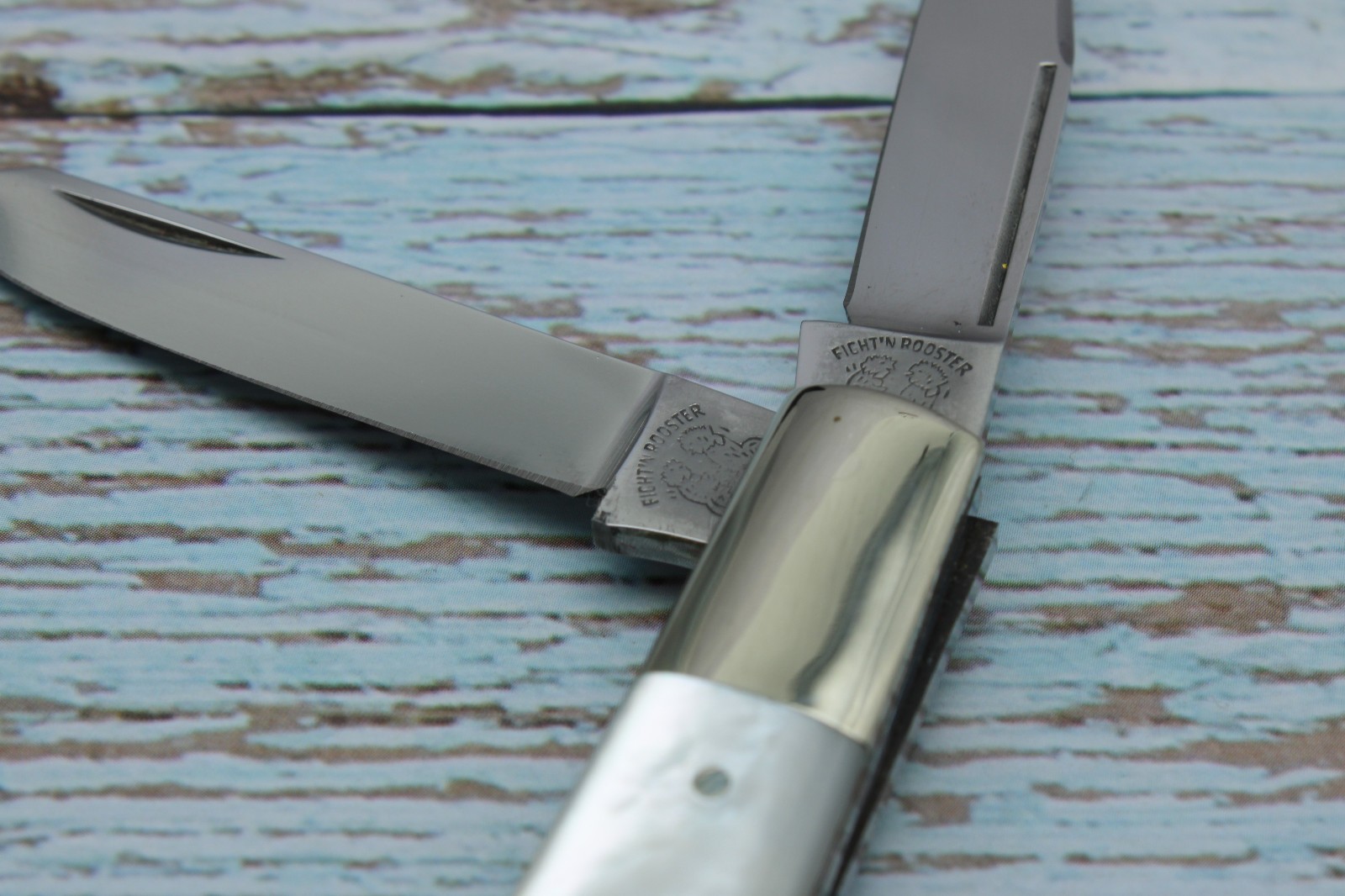 1982-1994 Fightn' Rooster Frank Buster 2.5" Pearl Trapper