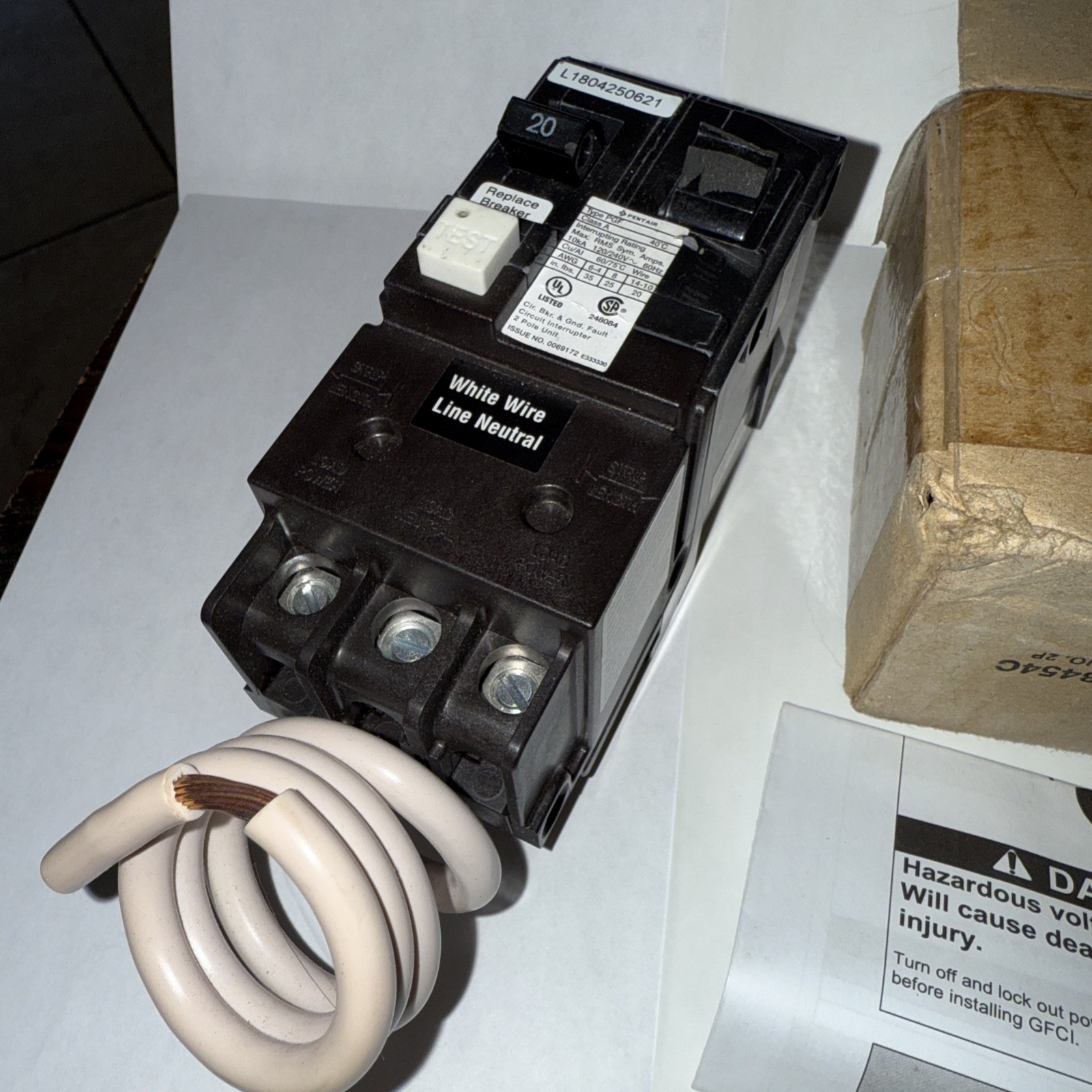 NEW Pentair / Siemens Circuit Breaker PA220GF QF220 - HAS CHIPS SEE PHOTOS