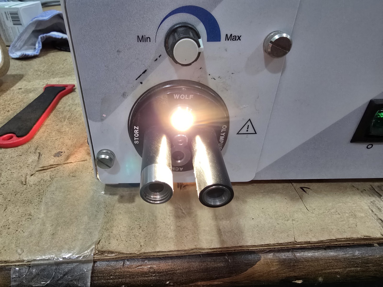 Medtronic Sunoptic HLS-150 Halogen Light Source as pictured working