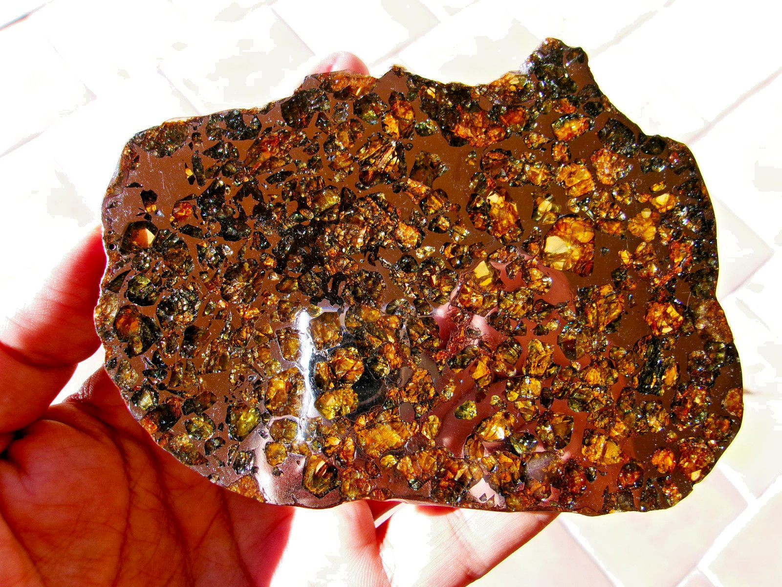 132.90 gram - SEYMCHAN METEORITE - With Glowing Olivine - in Glass Display Case