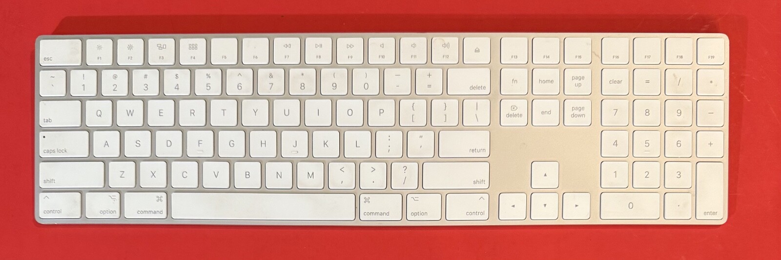 Apple Magic A1843 Magic Keyboard W/ Numeric Keys White Fully Tested Works Great