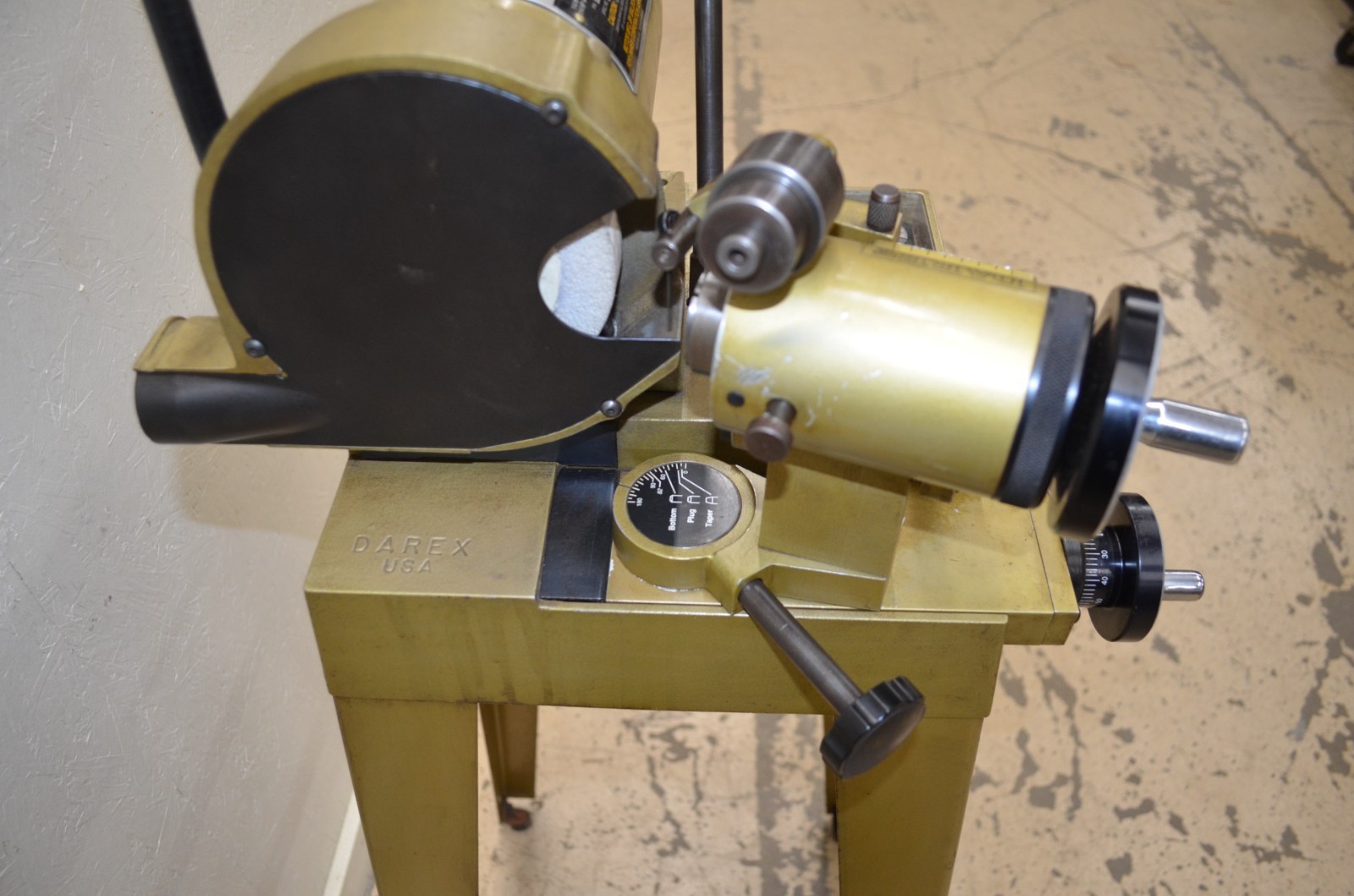 Darex Tool Sharpener # E85/90/TR w/ TR-70 w/Tap Work Holder, Collets, & Stand