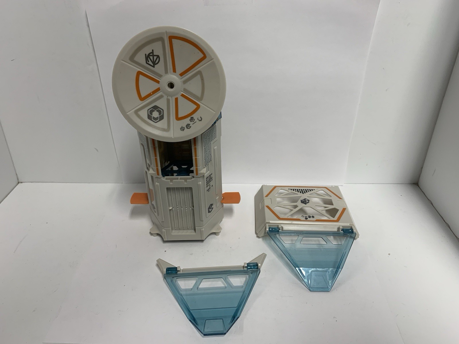 Hexbug Nano Bug Lot (14 Bugs) & Various Habitat and Space Playset Pieces-**Read*