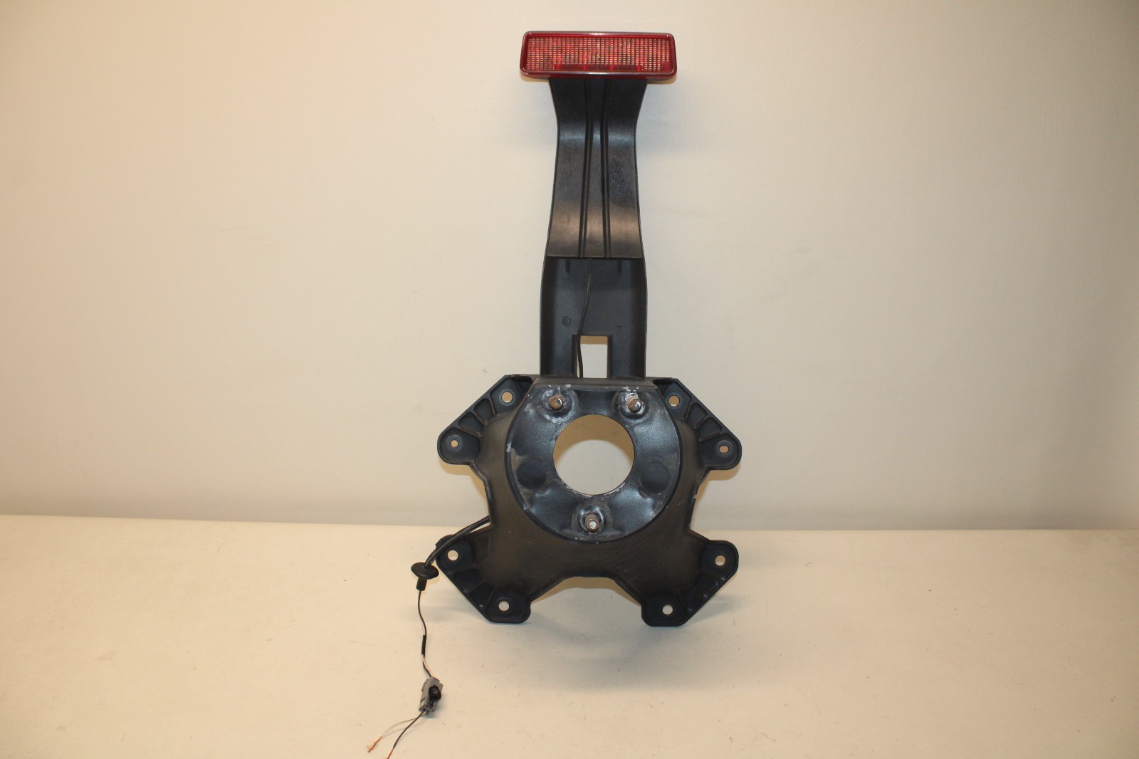 07-18 JEEP WRANGLER REAR SPARE TIRE BRACKET CARRIER THIRD BRAKE LIGHT 55397217