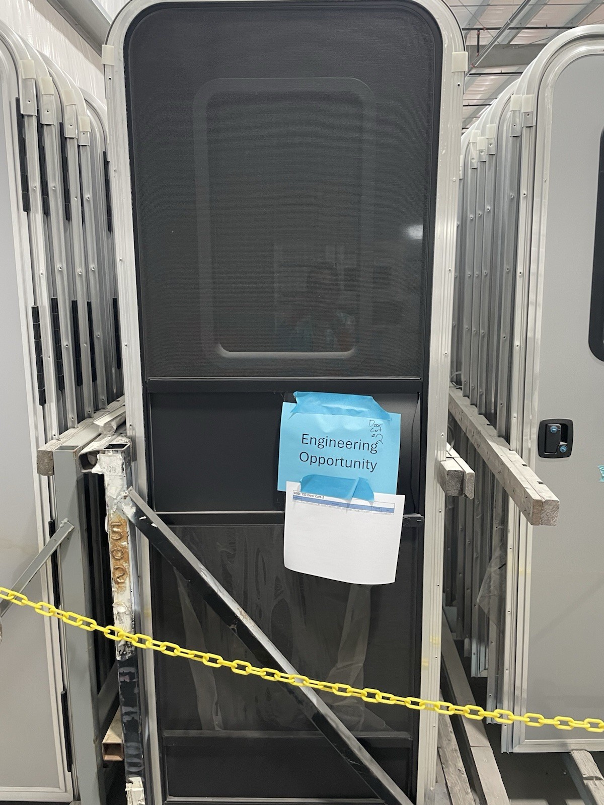 NEW Lippert 950 Series Radius-Corner RV Trailer ENTRY DOOR SCREEN/LATCH 28" x 78