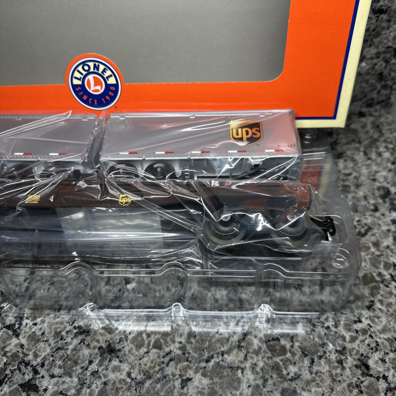Lionel O Gauge 6-26300 UPS Piggy Back Tralier Flat Car w Box