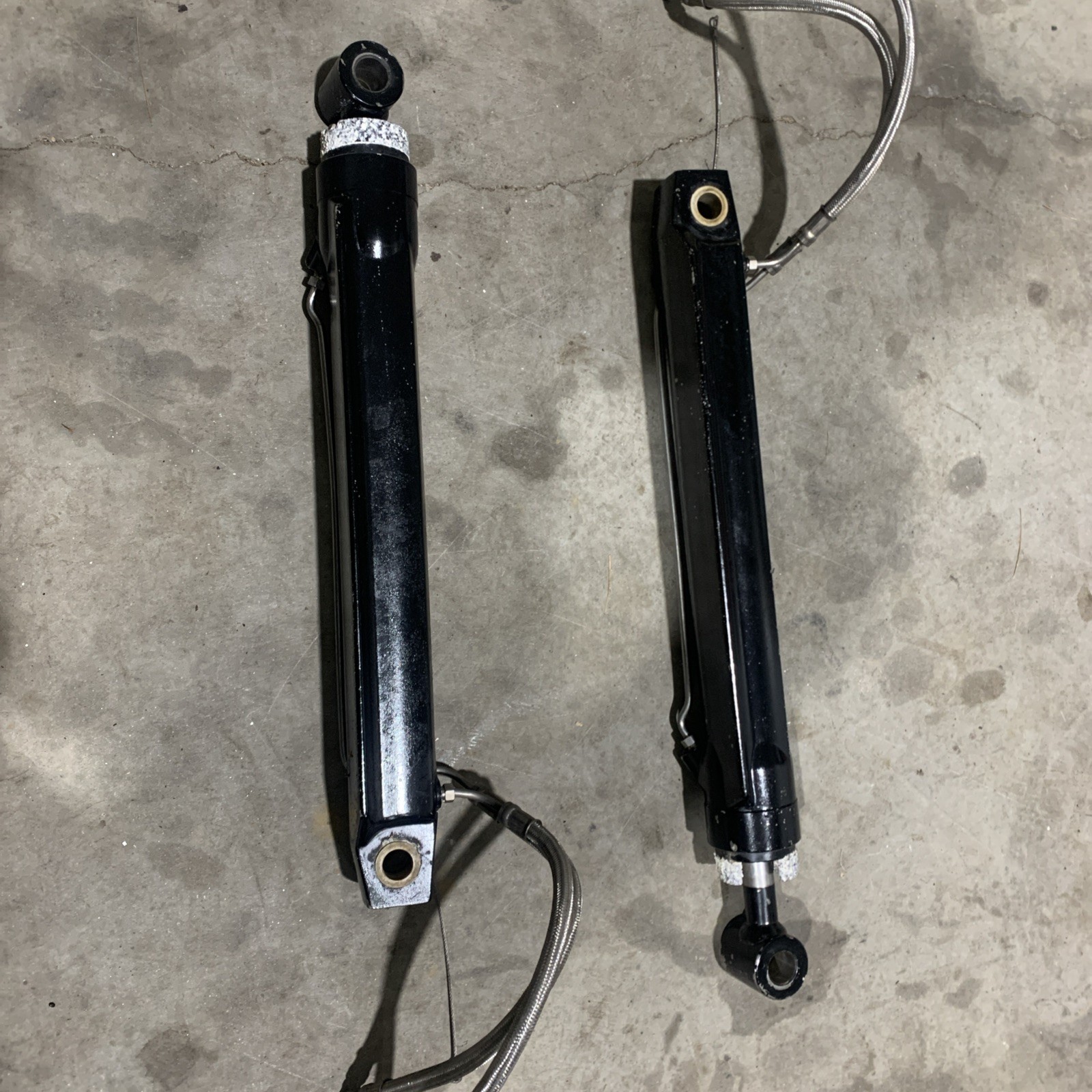 Mercruiser Alpha One Gen 2 Trim Cylinders 815935-1 / 815954-1