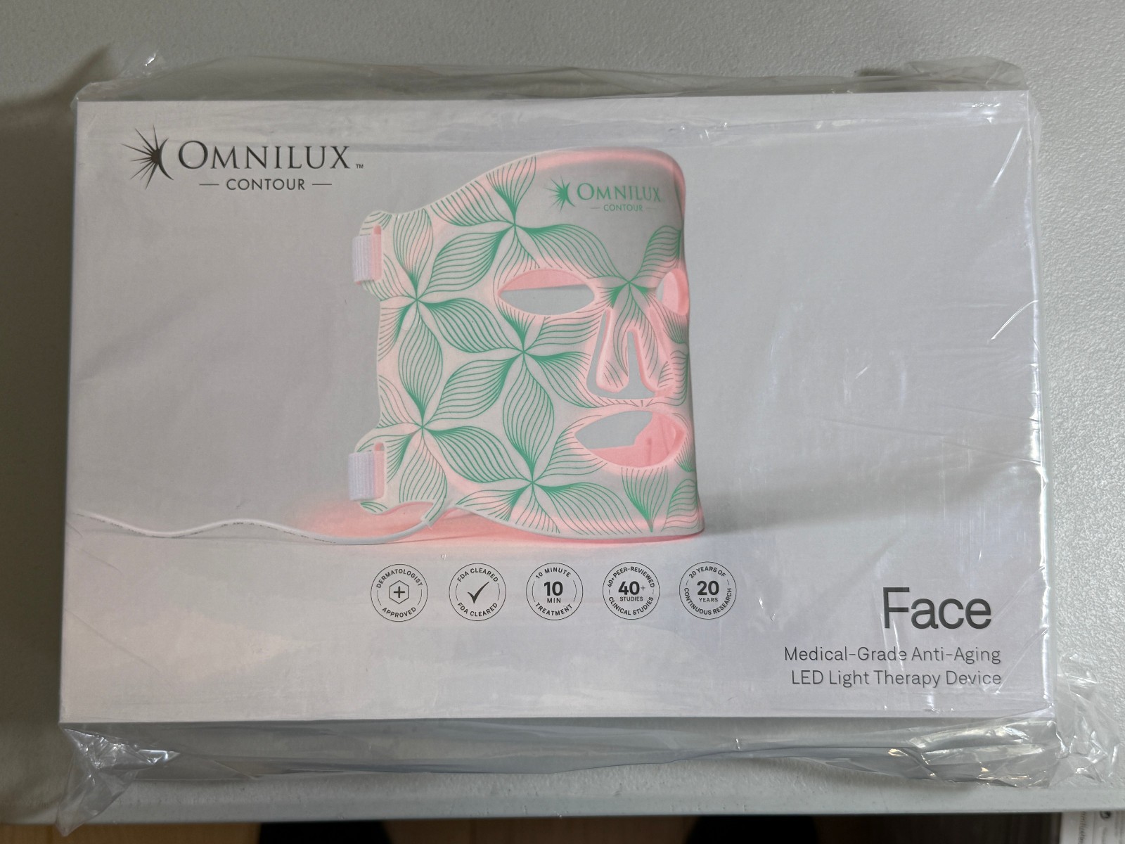 NEW Omnilux Contour Face LED Red Light Therapy Mask Reduce Lines Wrinkles Womens