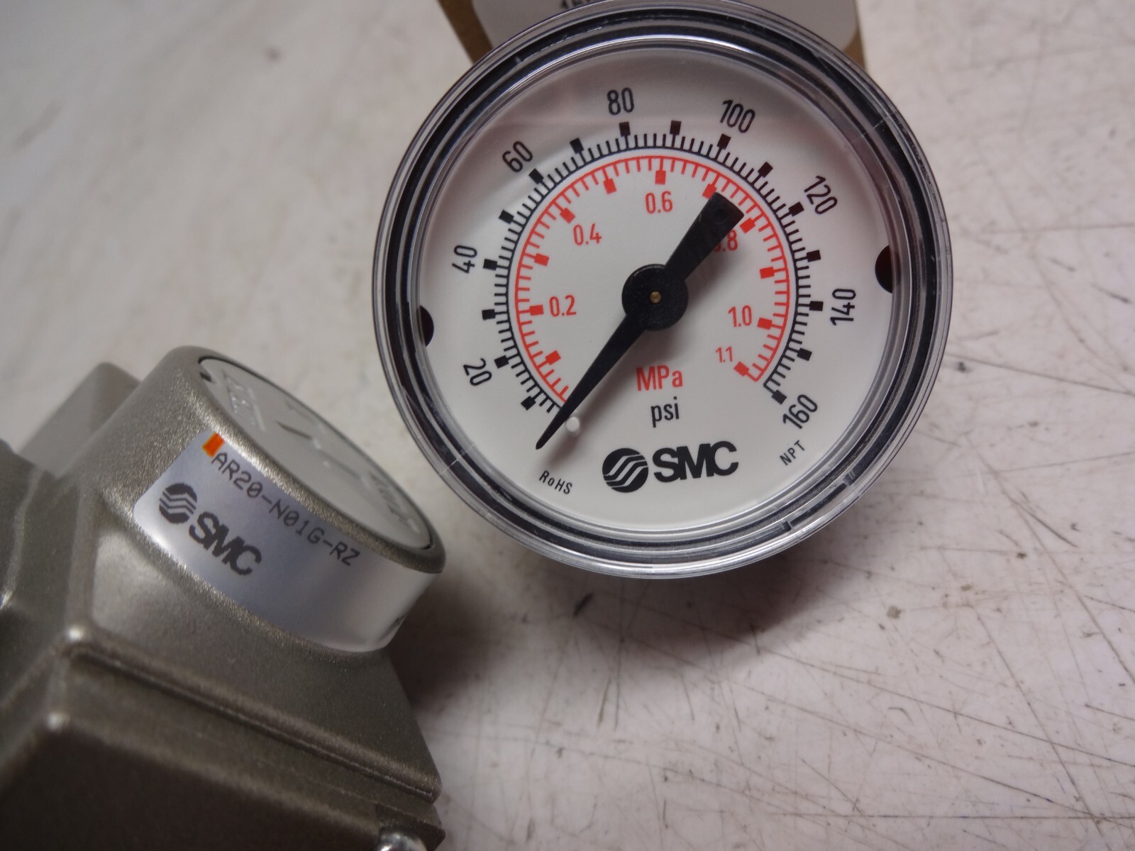 Smc Ar20-n01g-rz Pneumatic Pressure Regulator 0-160psi 1/8" NPT