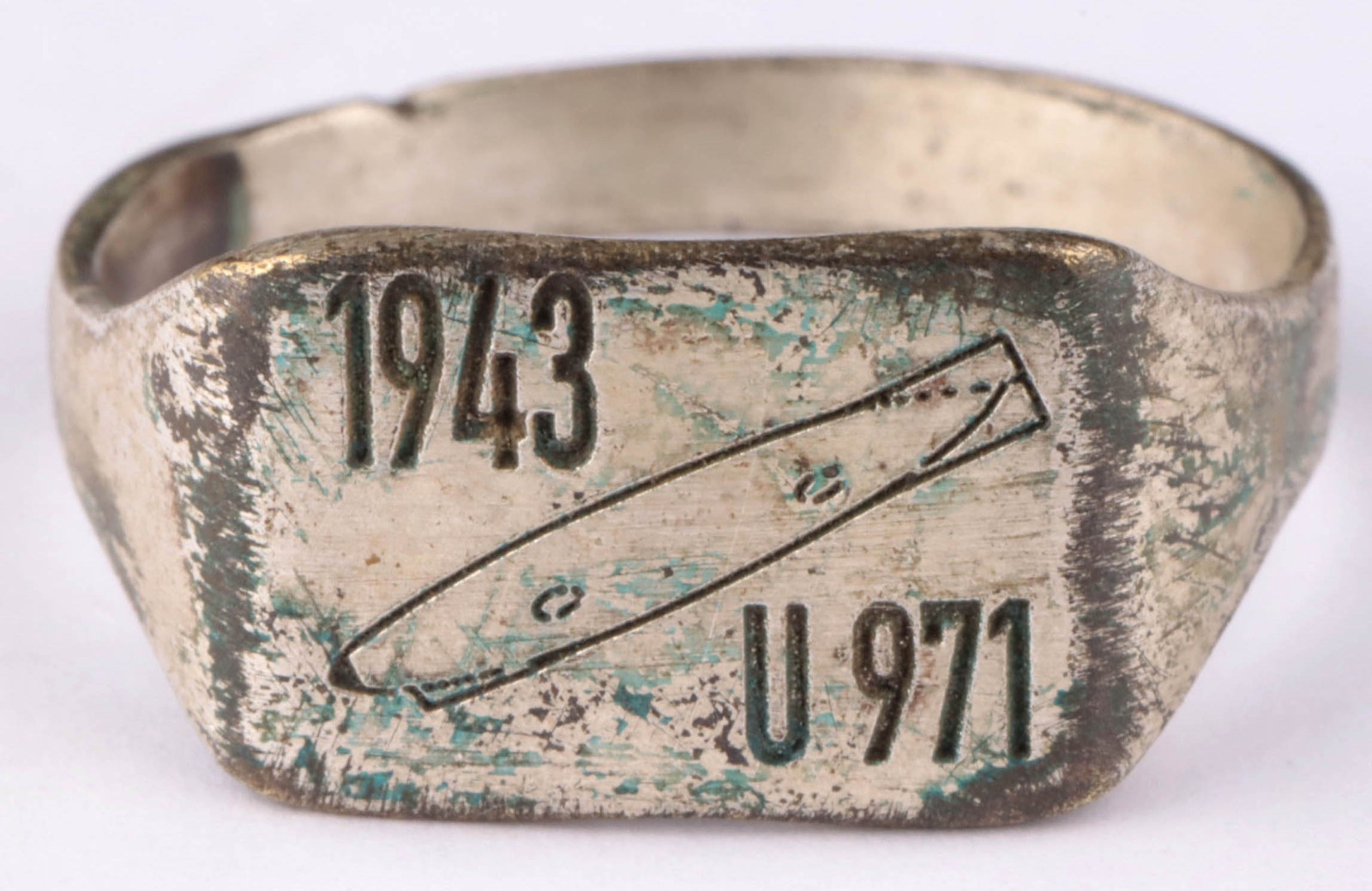 U971 Zeppelin 1943 U-boat WW2 German ring naval submarine U-Boot Kriegsmarine