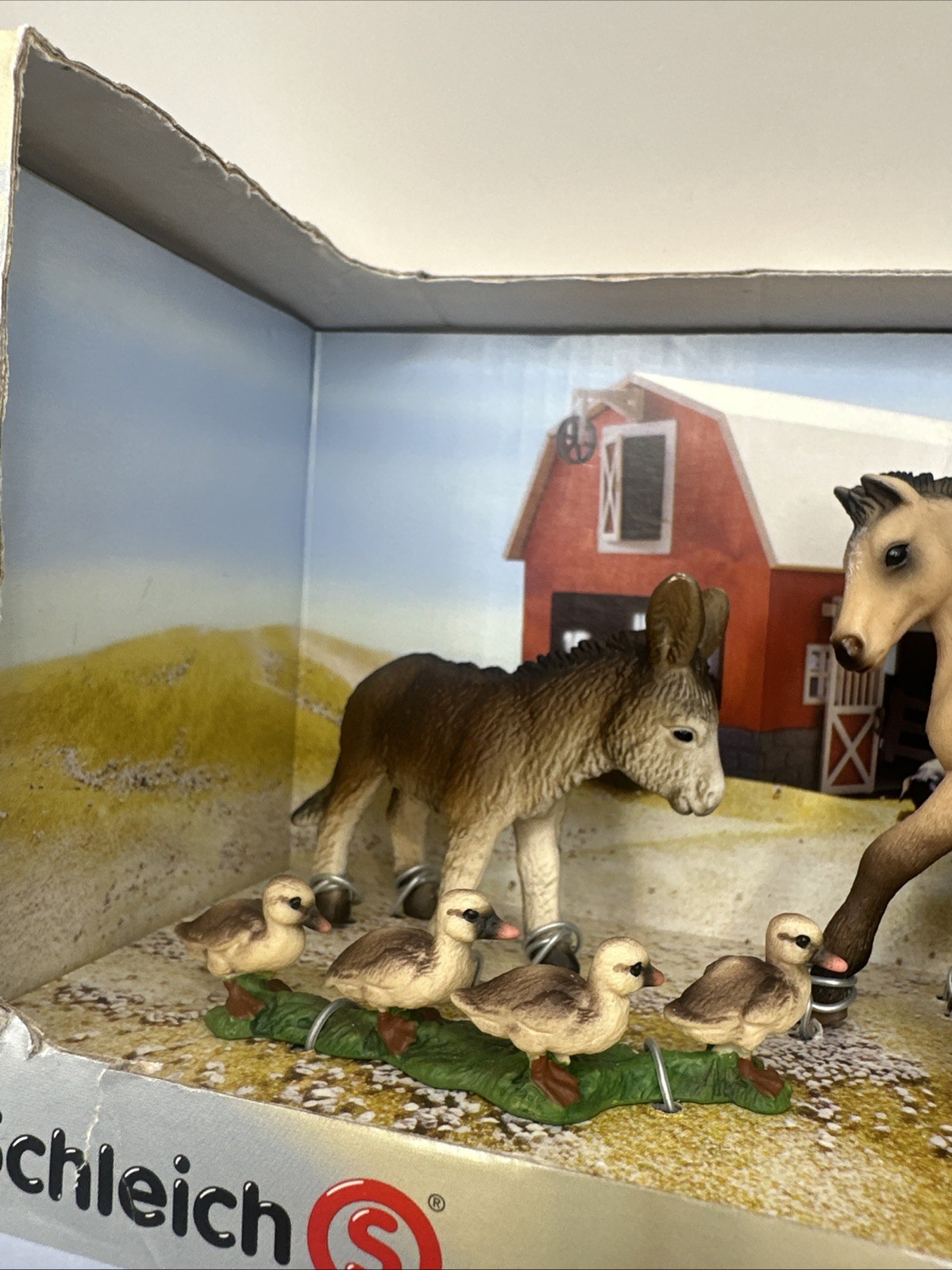 Schleich Scenery Pack Farm Animals With Booklet #41227 NIB