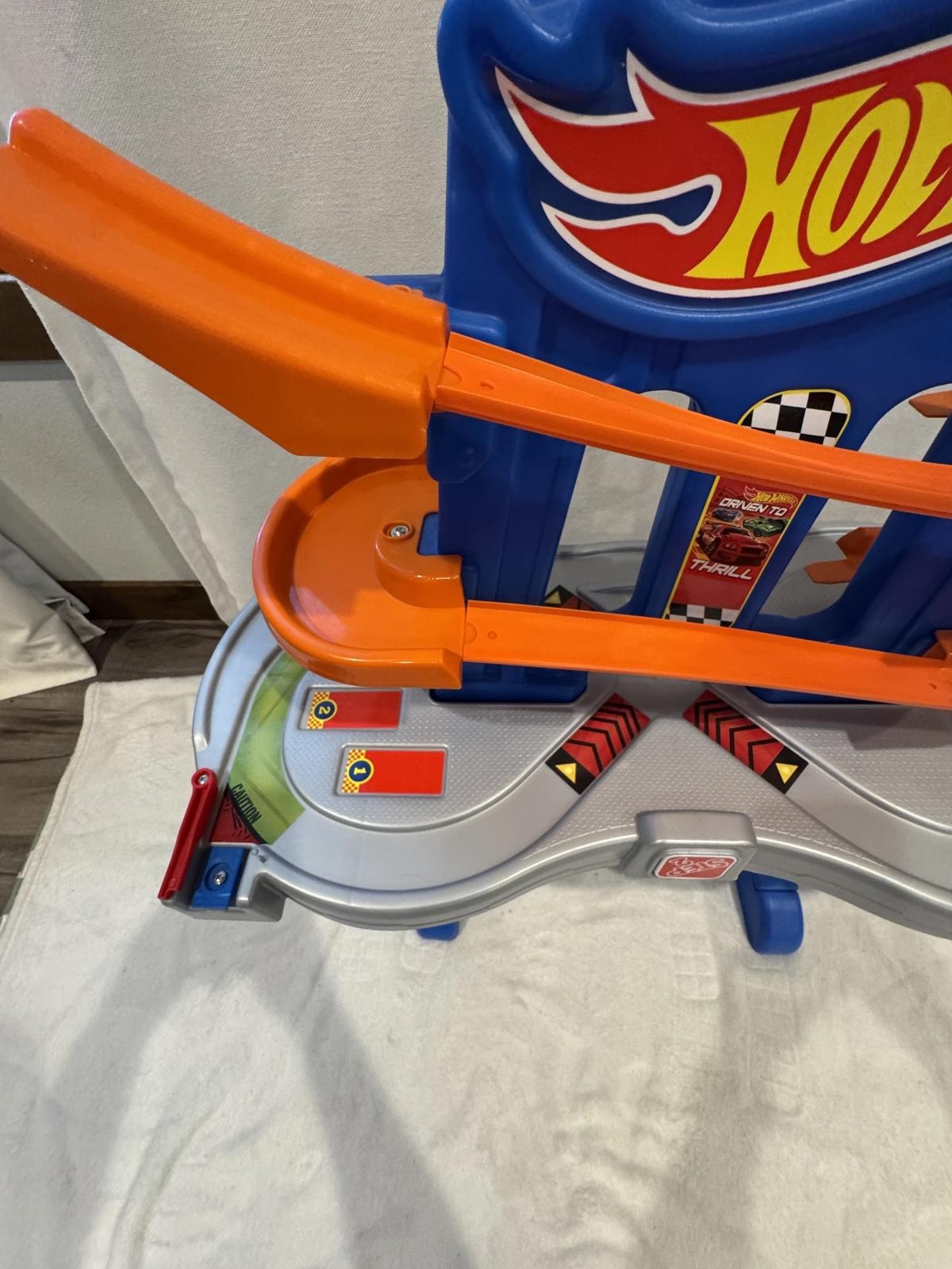 FREE SHIPPING Step 2 Hot Wheels Road Rally Raceway Car Track Play Table Step2