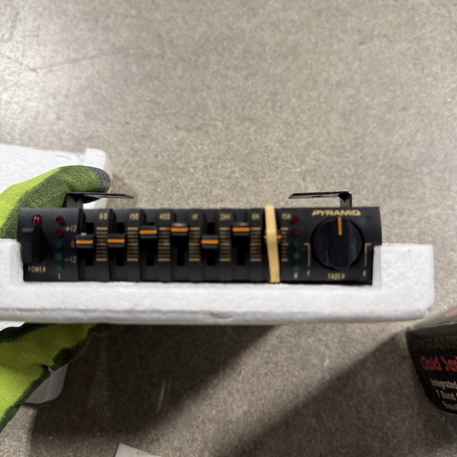 Pyramid SE403G Car Amplifier Equalizer Black Integrated Power *new Old Stock*