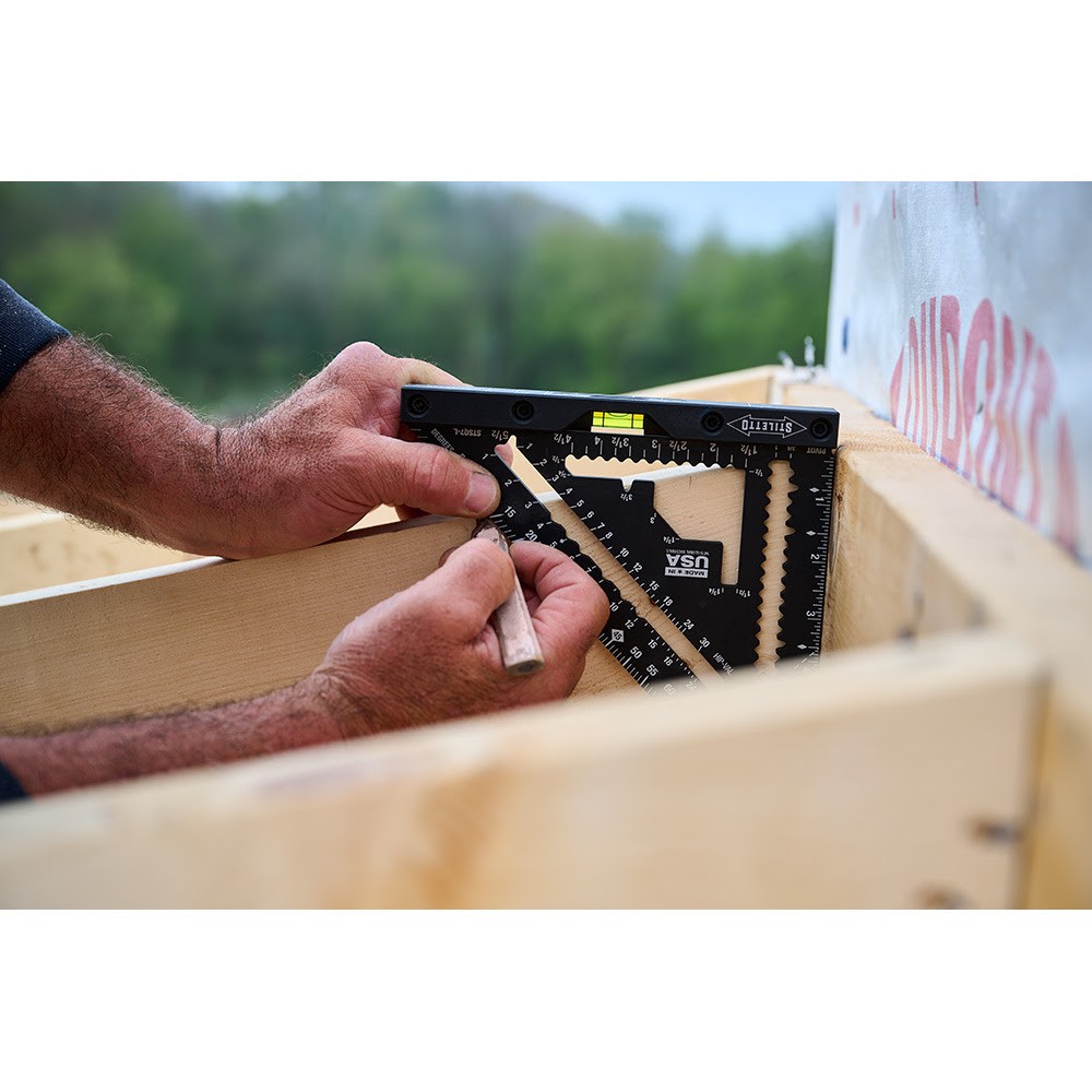 Stiletto STSQ7-L 7" Carpenter Square with Level Aluminum Black