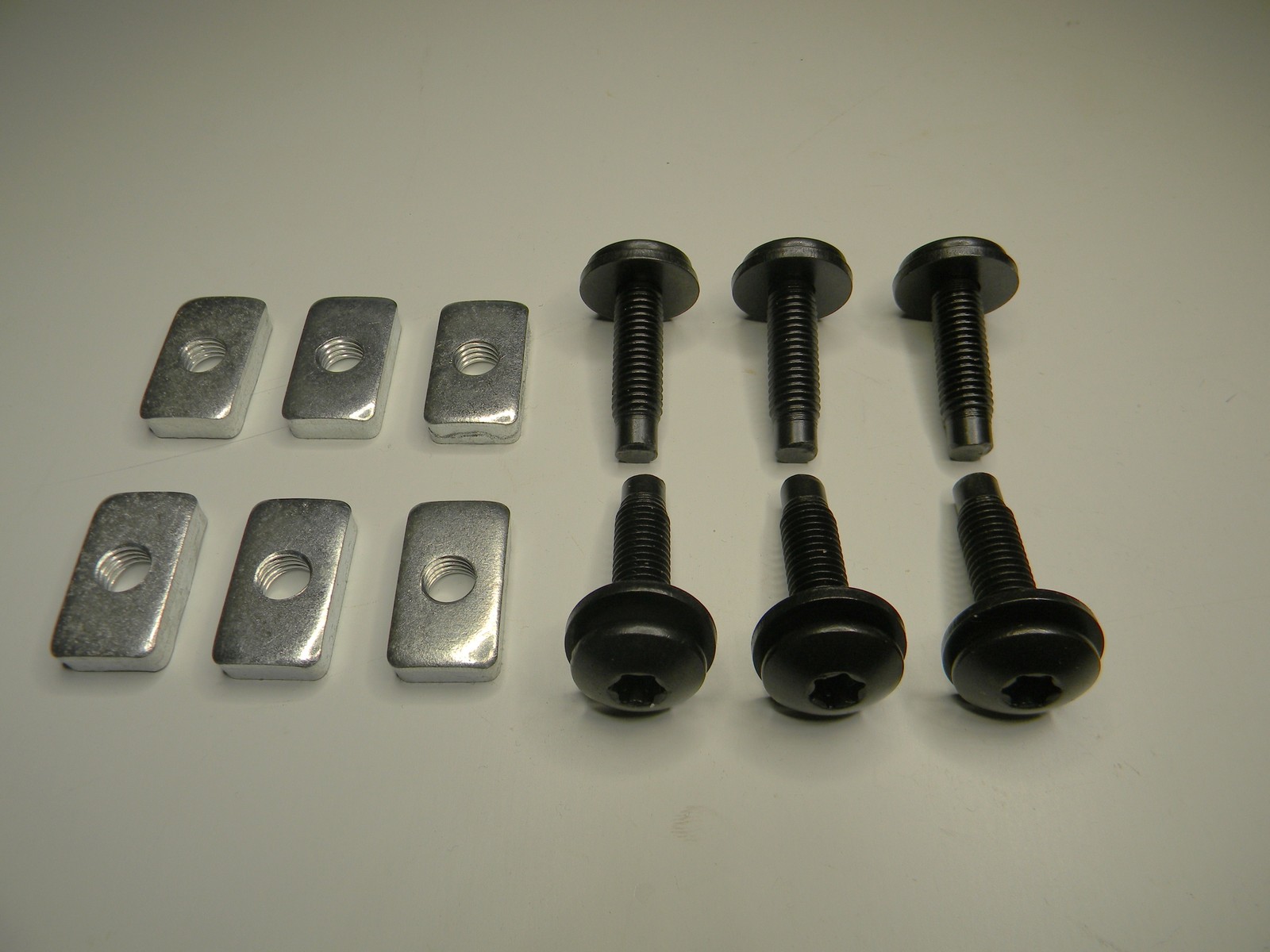 1997-2006 Jeep Wrangler Hard Top Screw & Fastener Kit / 6 Screws & 6 Fasteners