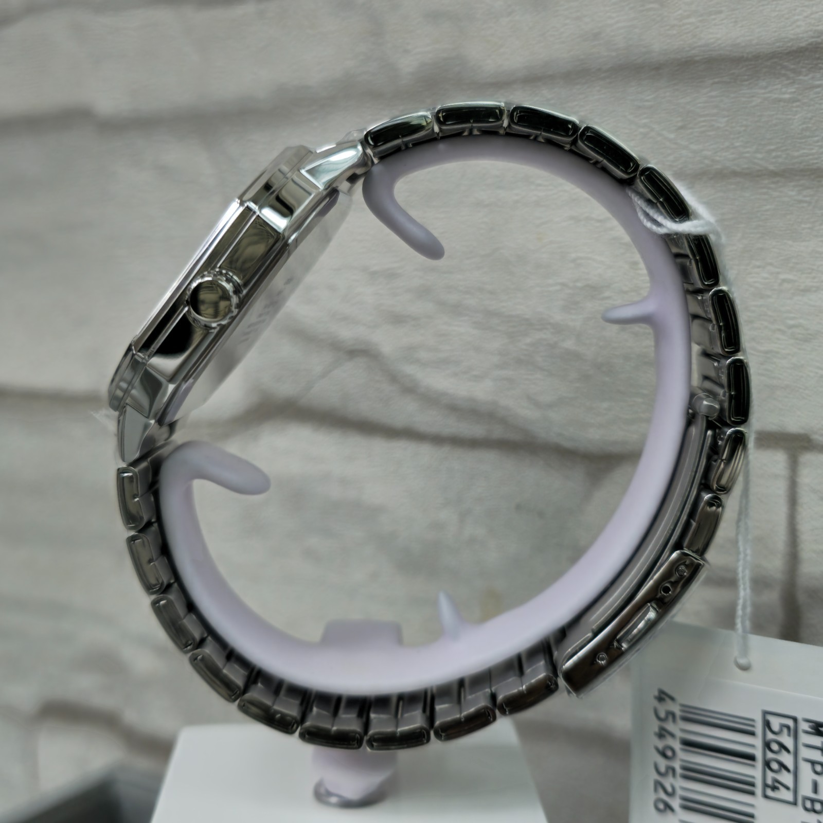 CASIO MTP‑B195 Series MTP-B195D-3A Green Dial Analog 38 mm Men’s Watch