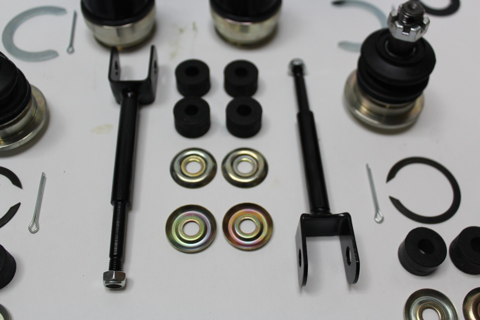 Suspension Rebuild Kit for 1998-2007 Toyota Land Cruiser 100; Lexus LX470