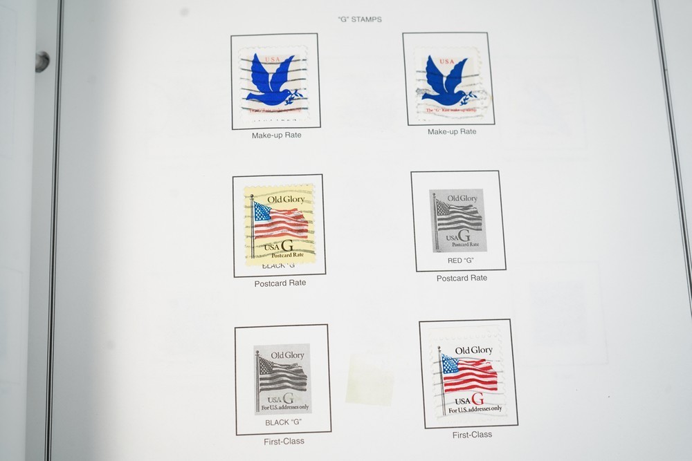 US 1990s-2000s COLLECTION OF 450+ STAMPS MINT & UESD STORED IN HARRIS ALBUM