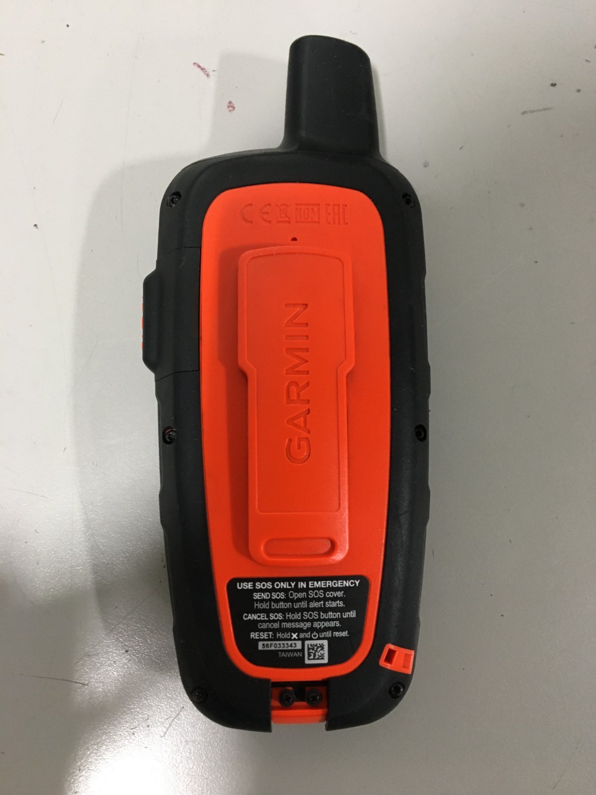 Garmin inReach Explorer Plus Handheld Satellite Communicator + Charger