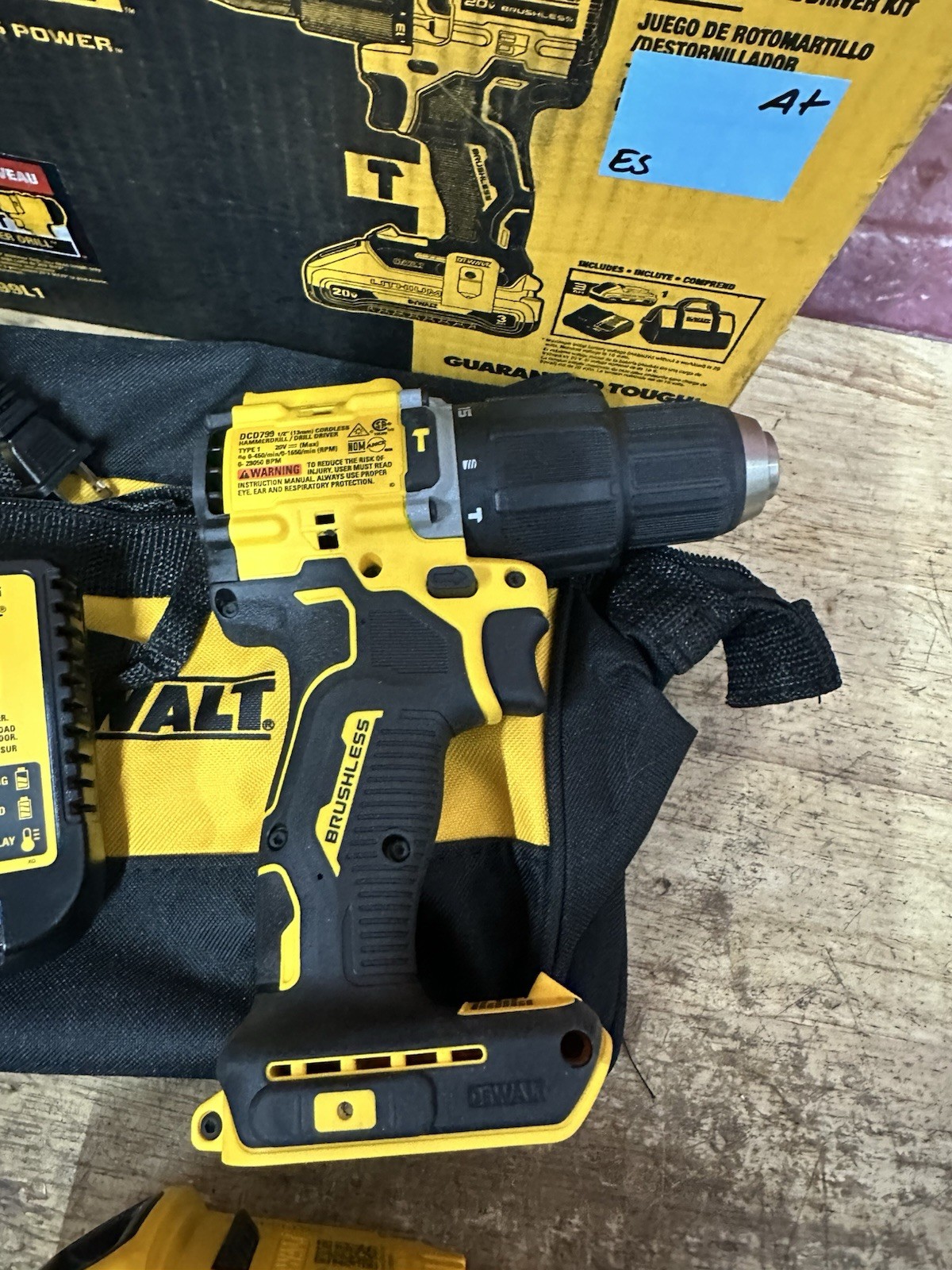 DeWalt DCD799L1 20V Atomic Compact Series Li-Ion 1/2" Cordless Hammer Drill Kit