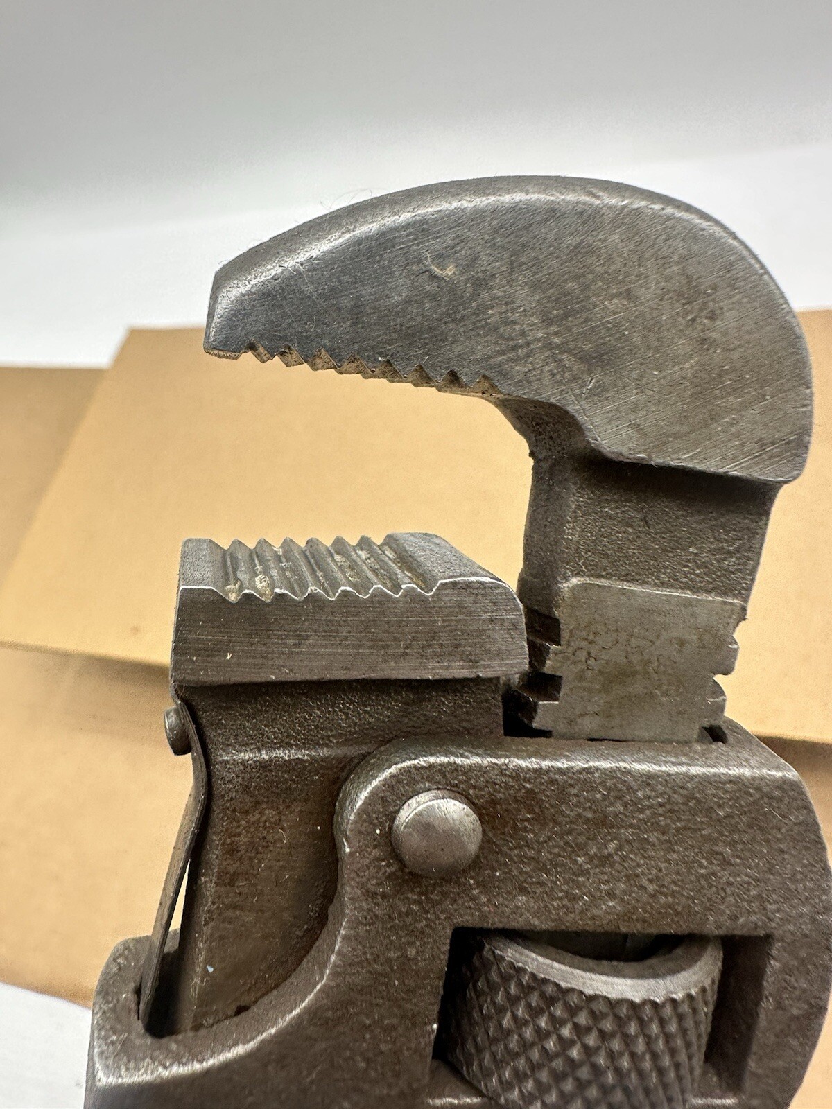 Vintage WORTH #10 Pipe Wrench 9"Heavy Duty Great Wrench Made In USA Good Shape