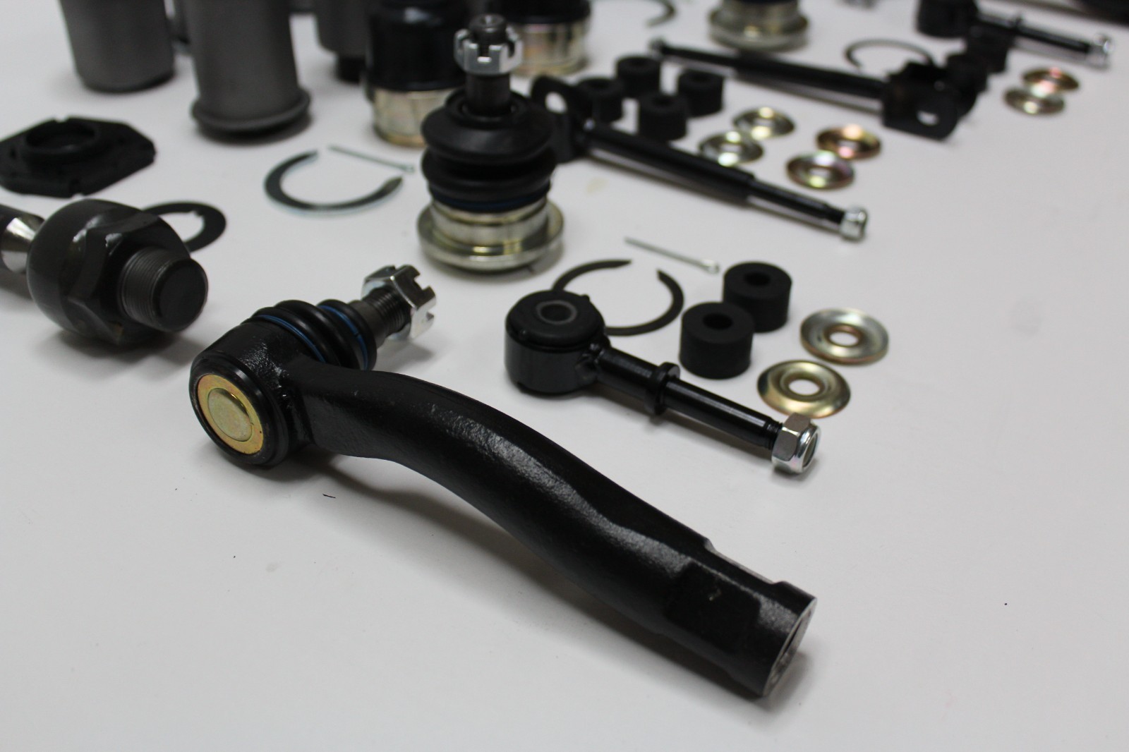 Suspension Rebuild Kit for 1998-2007 Toyota Land Cruiser 100; Lexus LX470