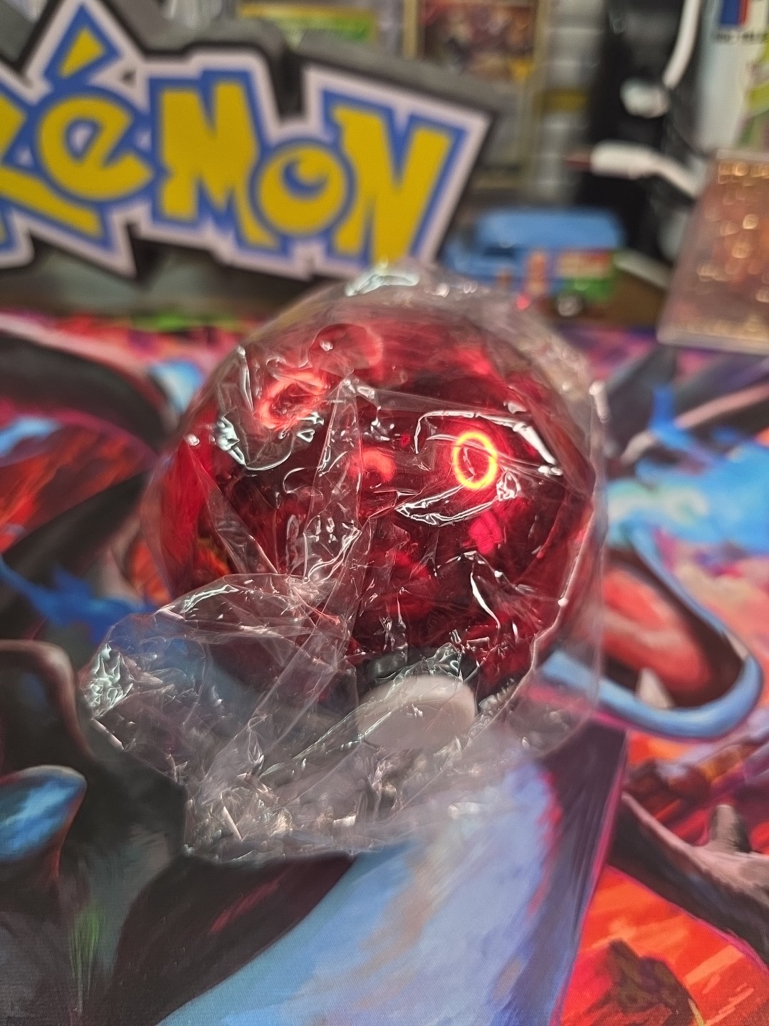 1998 NINTENDO CHARIZARD LIMITED EDITION 23K GOLD PLATED TRADING CARD